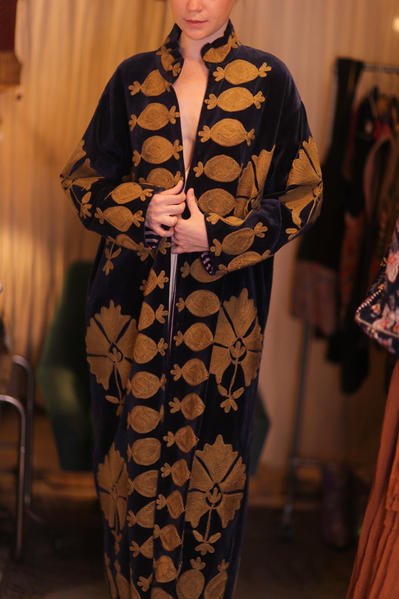 EMBROIDERED VELVET LONG COAT MISCHKA CHOLAR - MOMO STUDIO BERLIN - Berlin Concept Store - sustainable & ethical fashion