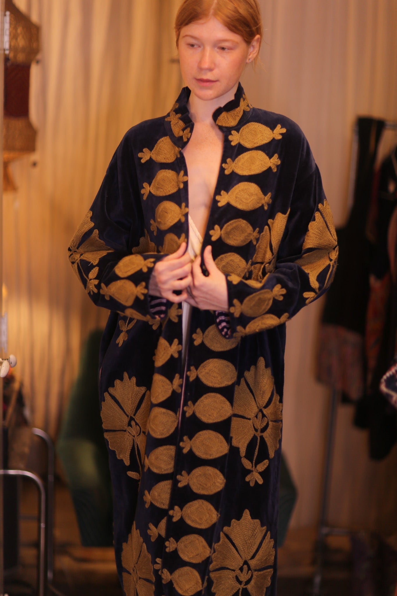 EMBROIDERED VELVET LONG COAT MISCHKA CHOLAR - MOMO STUDIO BERLIN - Berlin Concept Store - sustainable & ethical fashion