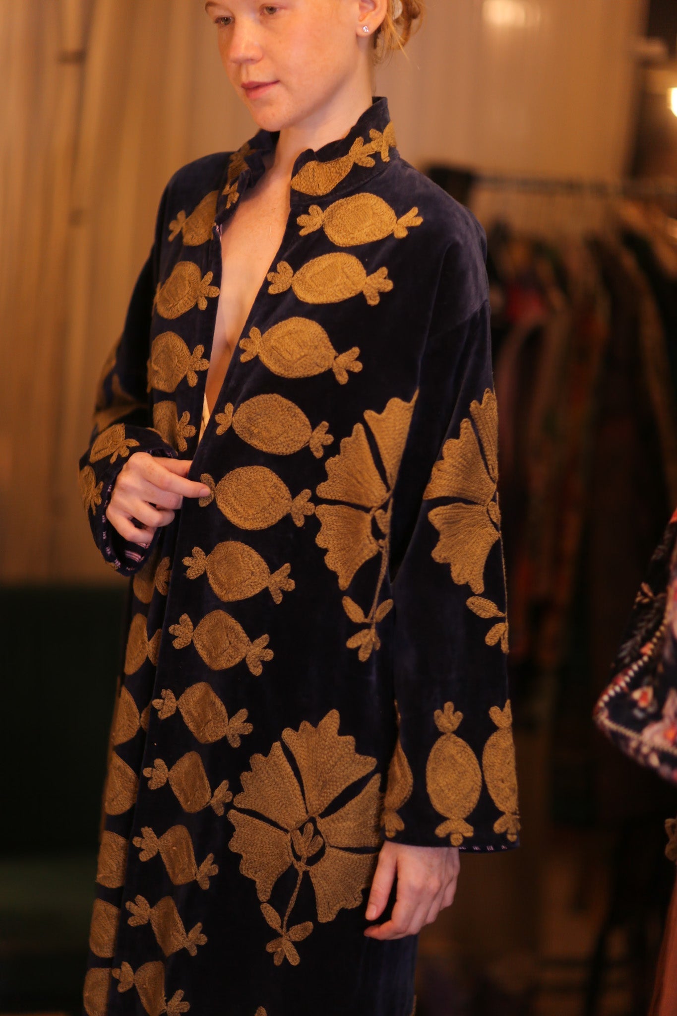 EMBROIDERED VELVET LONG COAT MISCHKA CHOLAR - MOMO STUDIO BERLIN - Berlin Concept Store - sustainable & ethical fashion