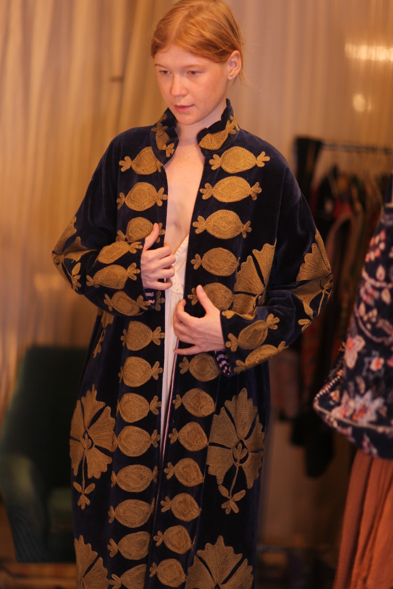 EMBROIDERED VELVET LONG COAT MISCHKA CHOLAR - MOMO STUDIO BERLIN - Berlin Concept Store - sustainable & ethical fashion