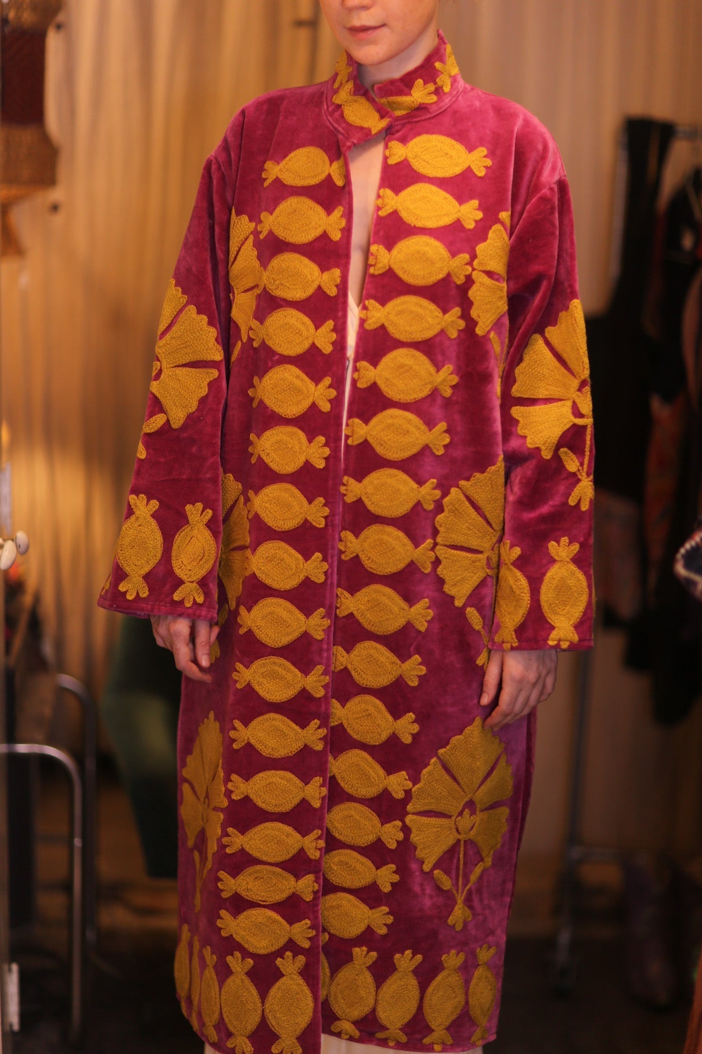 EMBROIDERED VELVET LONG COAT MISCHKA SHWEPAN - MOMO STUDIO BERLIN - Berlin Concept Store - sustainable & ethical fashion