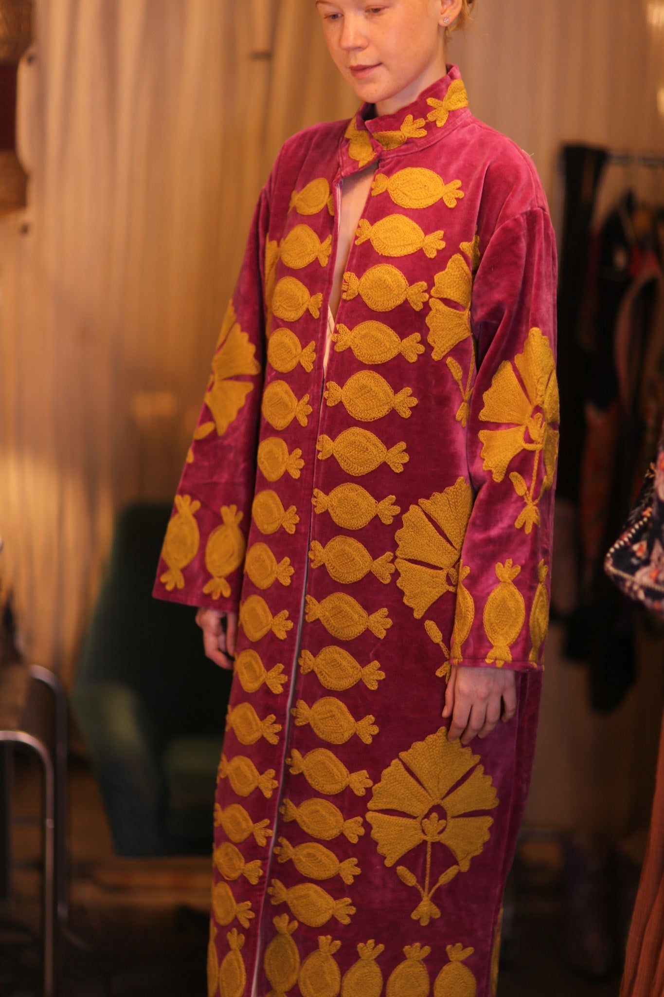 EMBROIDERED VELVET LONG COAT MISCHKA SHWEPAN - MOMO STUDIO BERLIN - Berlin Concept Store - sustainable & ethical fashion