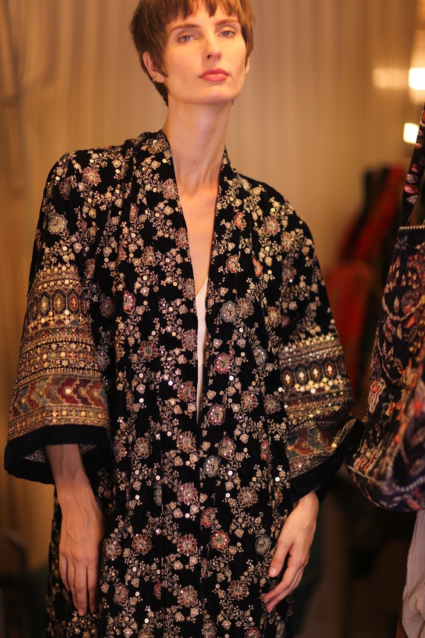 EMBROIDERED VELVET LONG KIMONO MINOSCH - MOMO STUDIO BERLIN - Berlin Concept Store - sustainable & ethical fashion