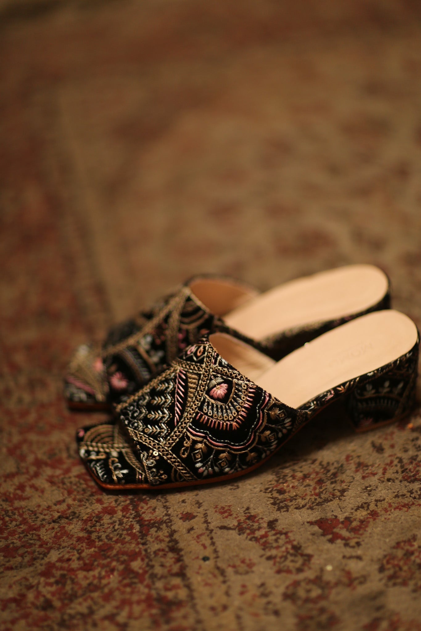 EMBROIDERED VELVET MULES - MOMO STUDIO BERLIN - Berlin Concept Store - sustainable & ethical fashion
