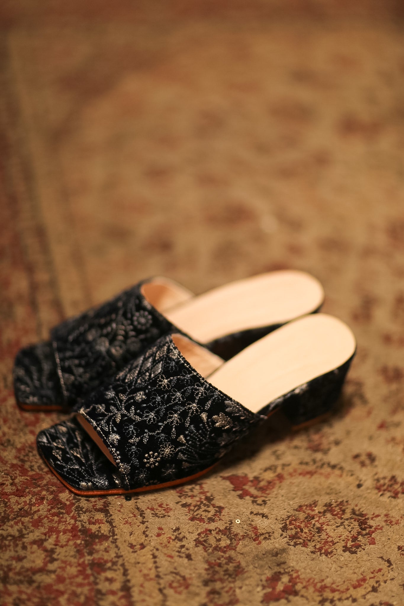 EMBROIDERED VELVET MULES ORINUT - MOMO STUDIO BERLIN - Berlin Concept Store - sustainable & ethical fashion