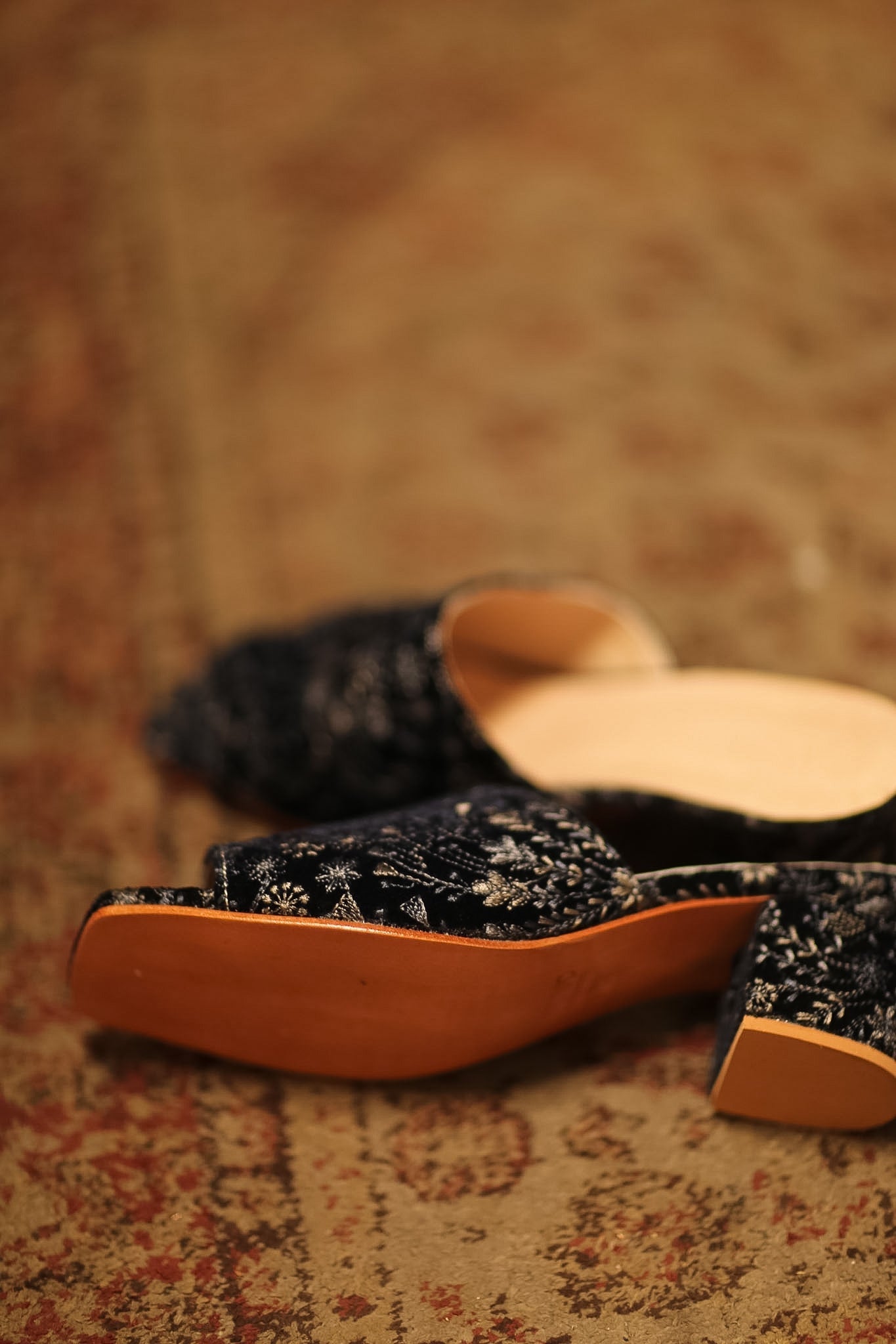 EMBROIDERED VELVET MULES ORINUT - MOMO STUDIO BERLIN - Berlin Concept Store - sustainable & ethical fashion