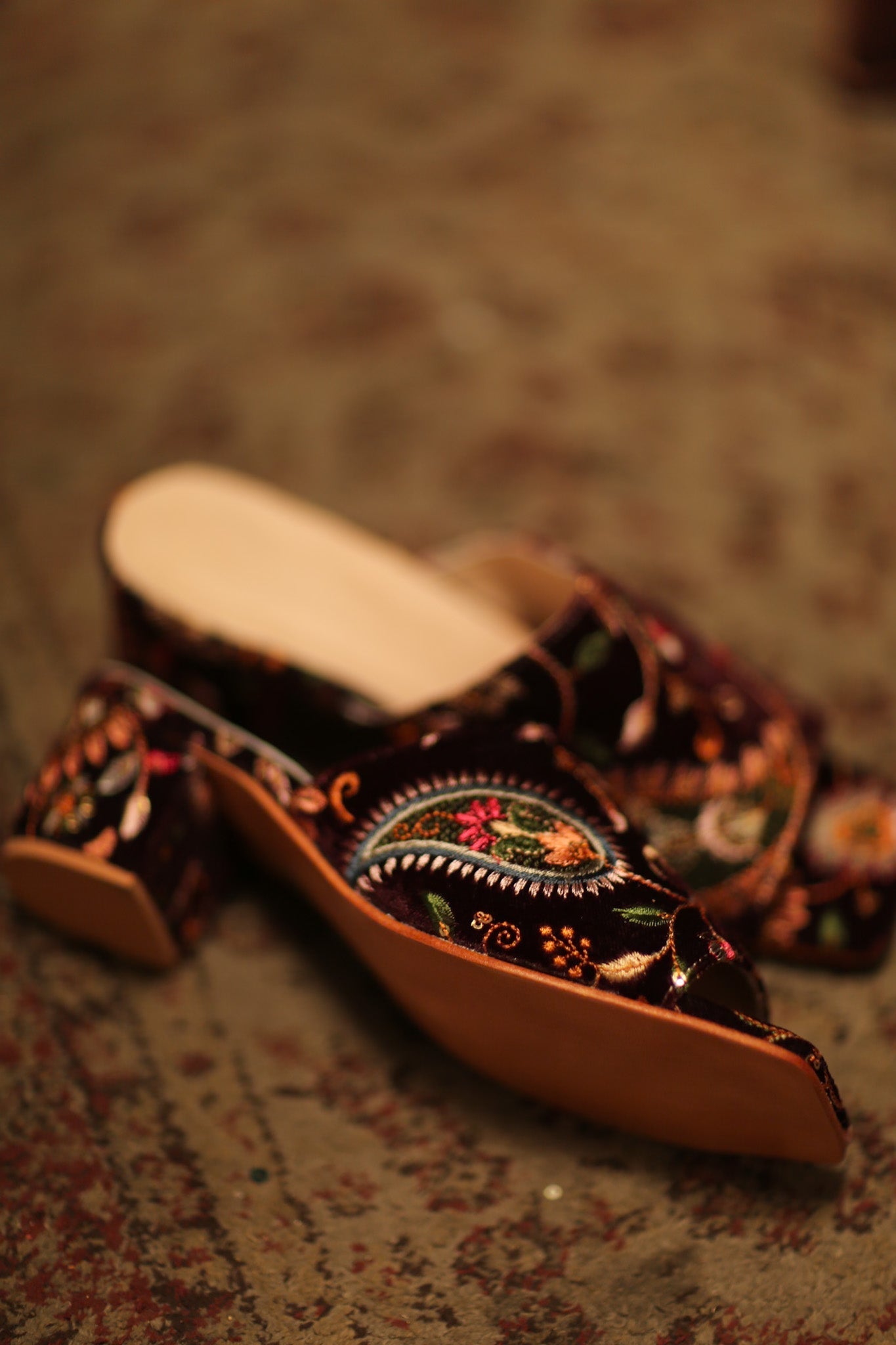 EMBROIDERED VELVET MULES PROTU - MOMO STUDIO BERLIN - Berlin Concept Store - sustainable & ethical fashion