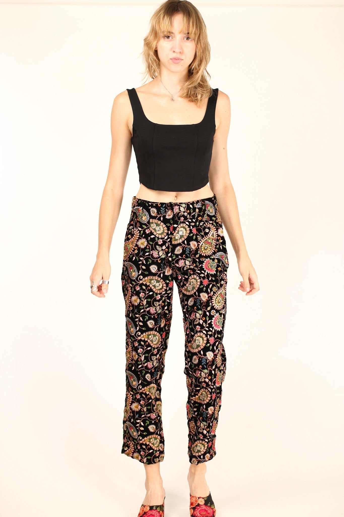 EMBROIDERED VELVET PANTS DEWI - MOMO STUDIO BERLIN - Berlin Concept Store - sustainable & ethical fashion