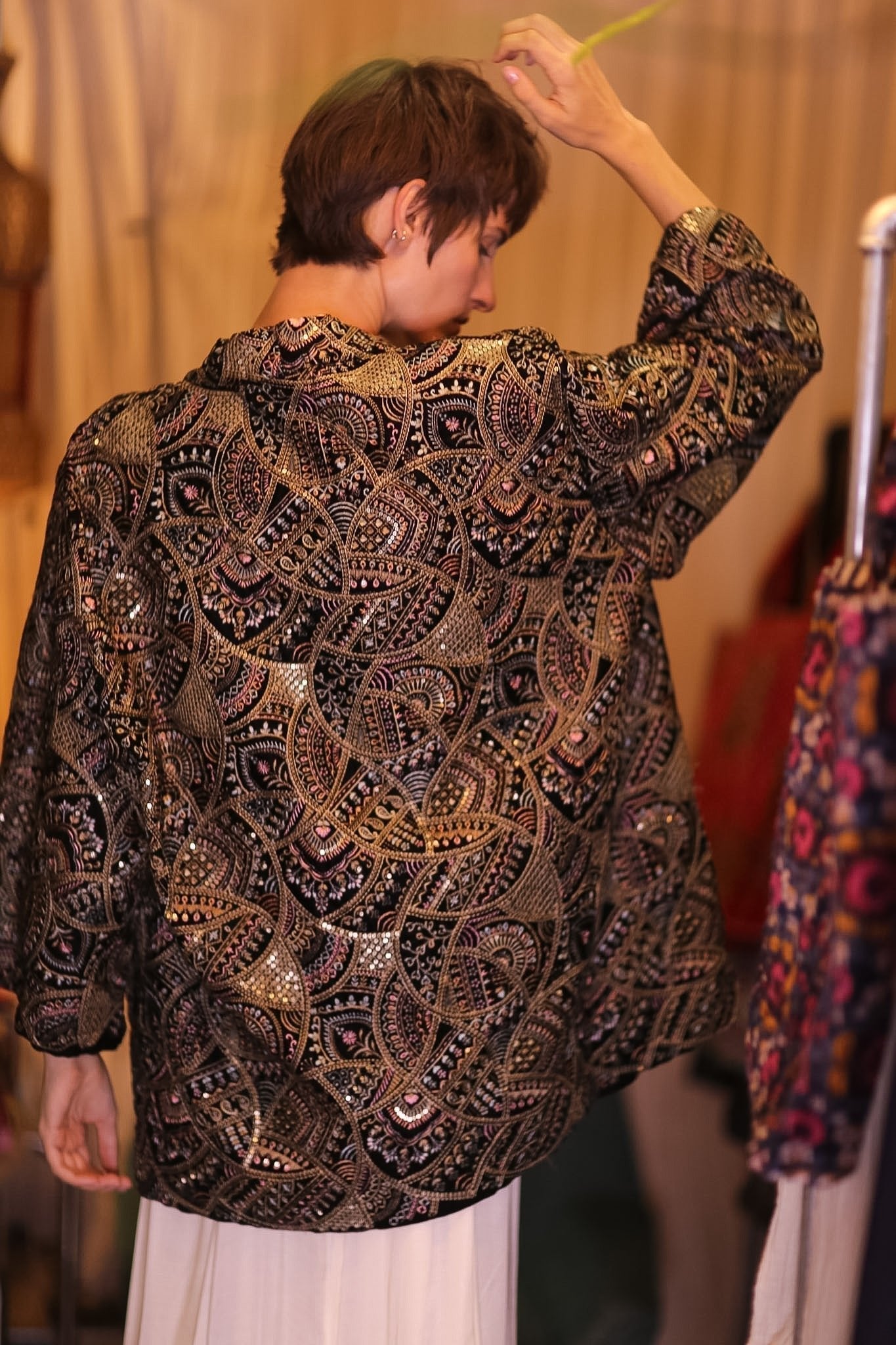 EMBROIDERED VELVET SHORT KIMONO GLODEN - MOMO STUDIO BERLIN - Berlin Concept Store - sustainable & ethical fashion