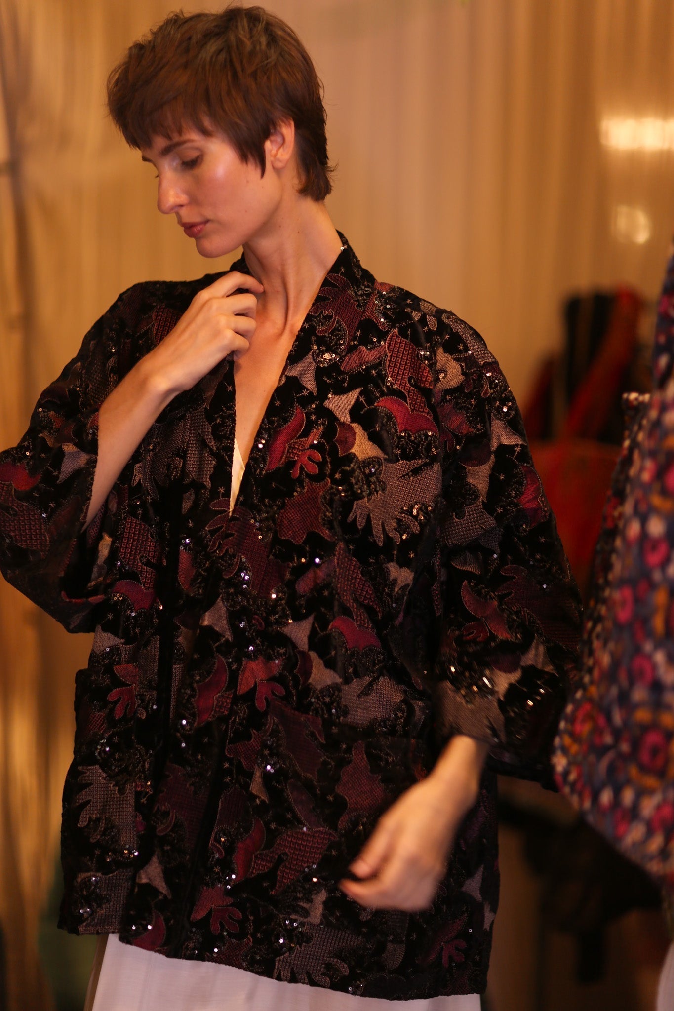 EMBROIDERED VELVET SHORT KIMONO MAPLES - MOMO STUDIO BERLIN - Berlin Concept Store - sustainable & ethical fashion