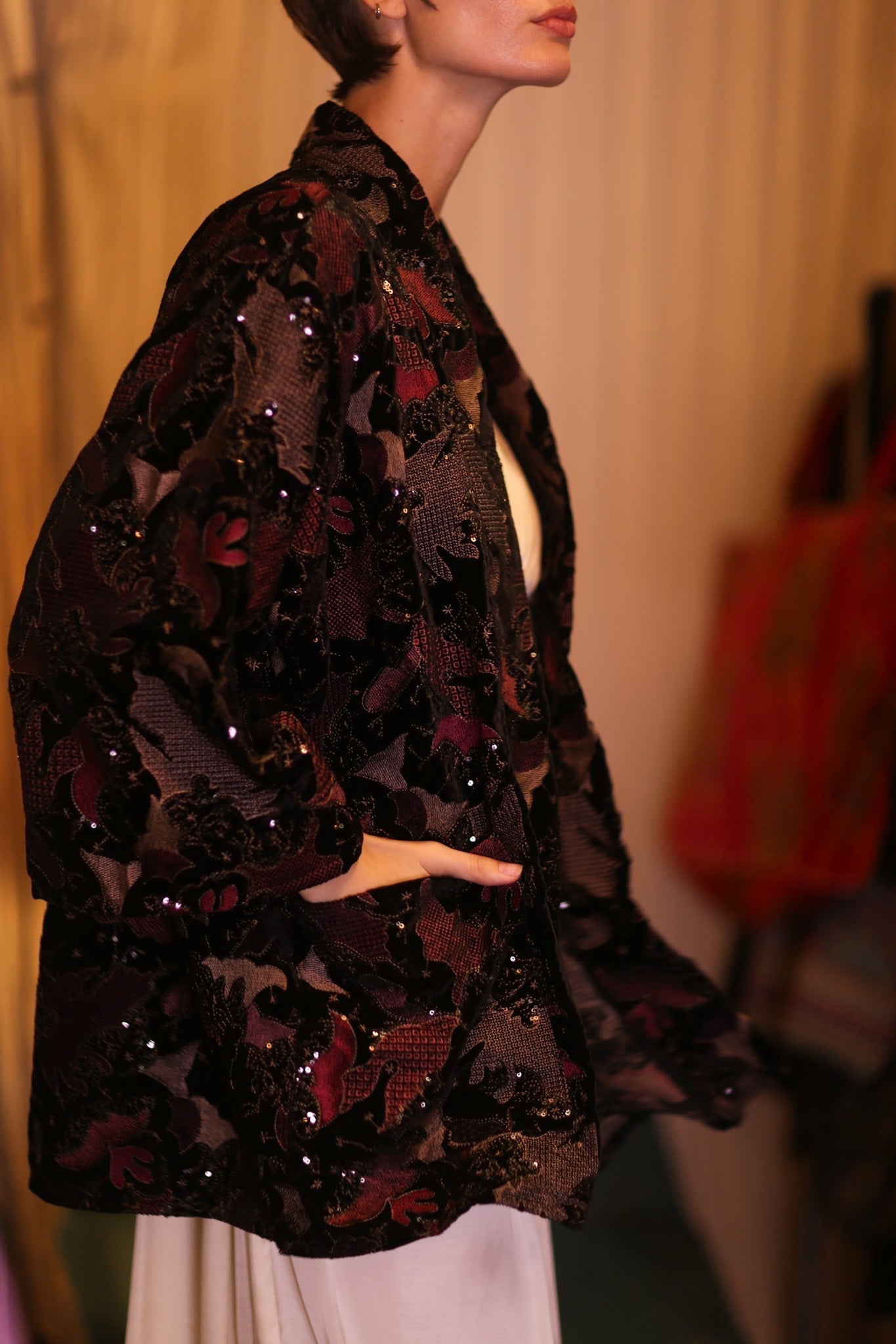 EMBROIDERED VELVET SHORT KIMONO MAPLES - MOMO STUDIO BERLIN - Berlin Concept Store - sustainable & ethical fashion