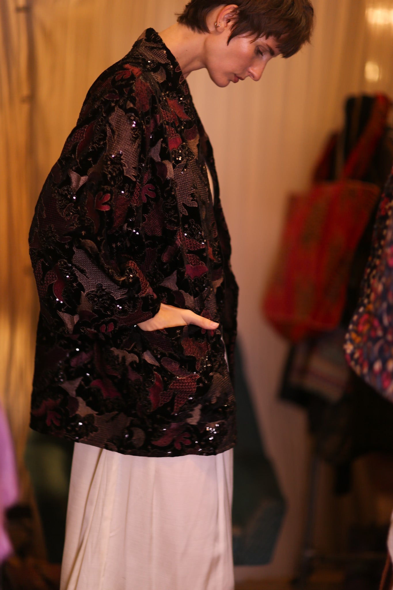 EMBROIDERED VELVET SHORT KIMONO MAPLES - MOMO STUDIO BERLIN - Berlin Concept Store - sustainable & ethical fashion