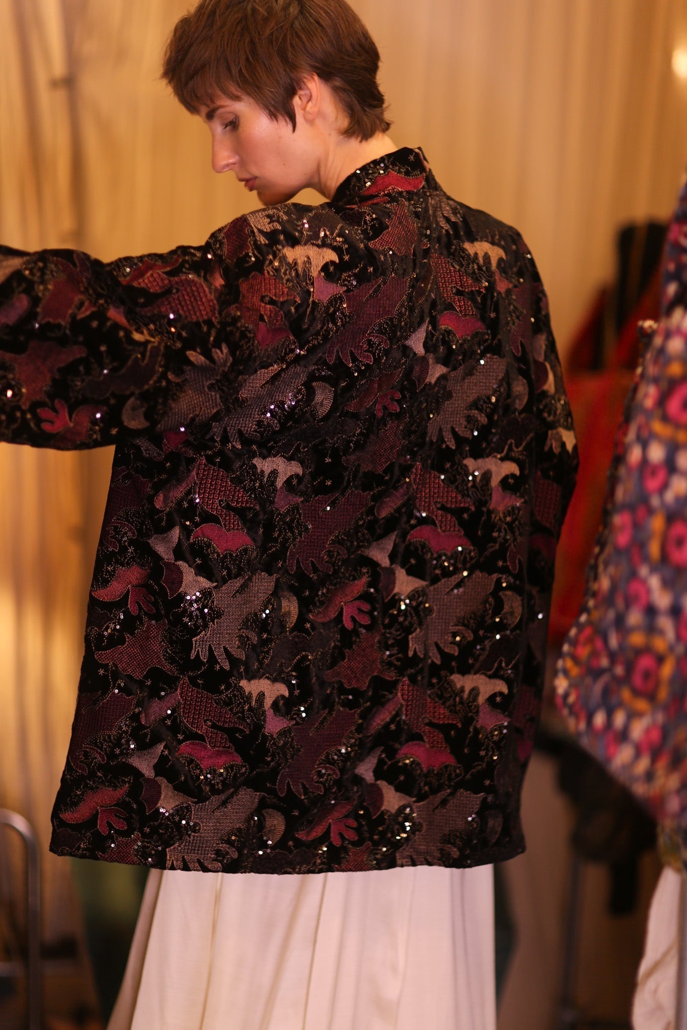 EMBROIDERED VELVET SHORT KIMONO MAPLES - MOMO STUDIO BERLIN - Berlin Concept Store - sustainable & ethical fashion