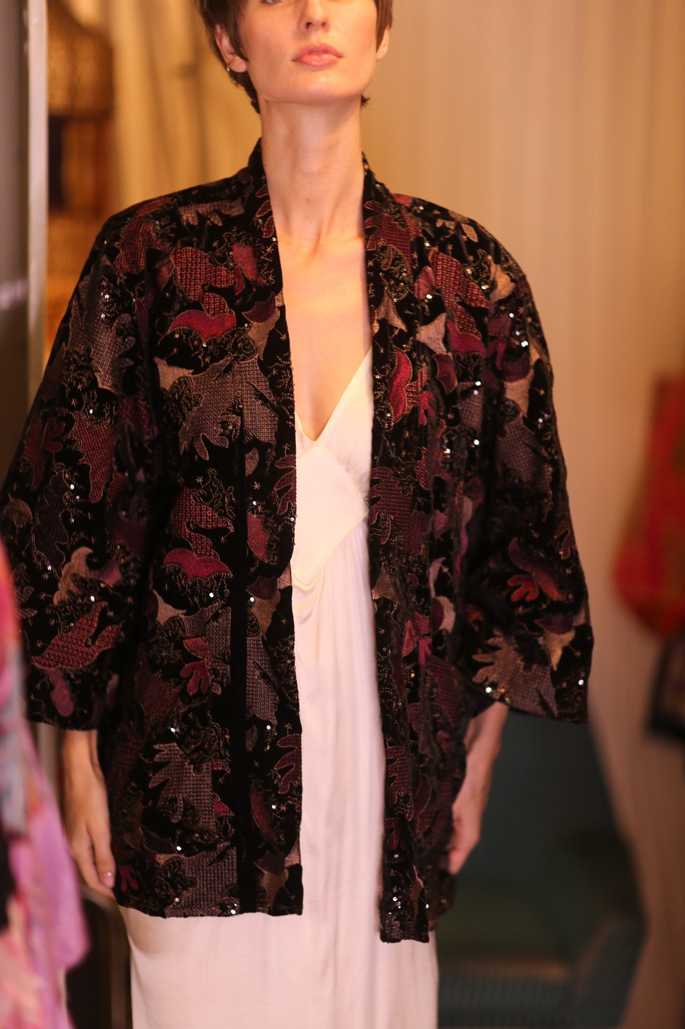 EMBROIDERED VELVET SHORT KIMONO MAPLES - MOMO STUDIO BERLIN - Berlin Concept Store - sustainable & ethical fashion