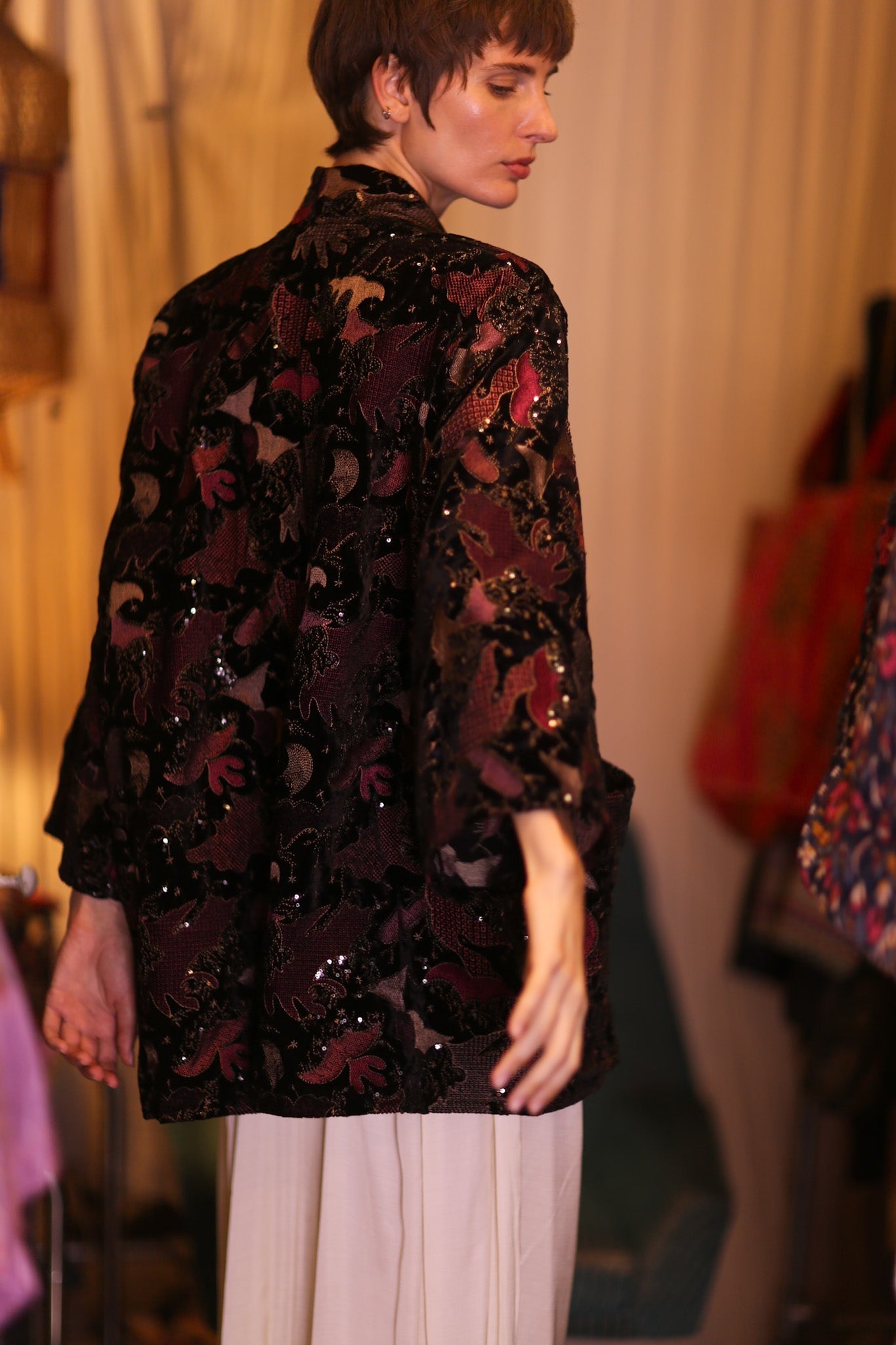EMBROIDERED VELVET SHORT KIMONO MAPLES - MOMO STUDIO BERLIN - Berlin Concept Store - sustainable & ethical fashion