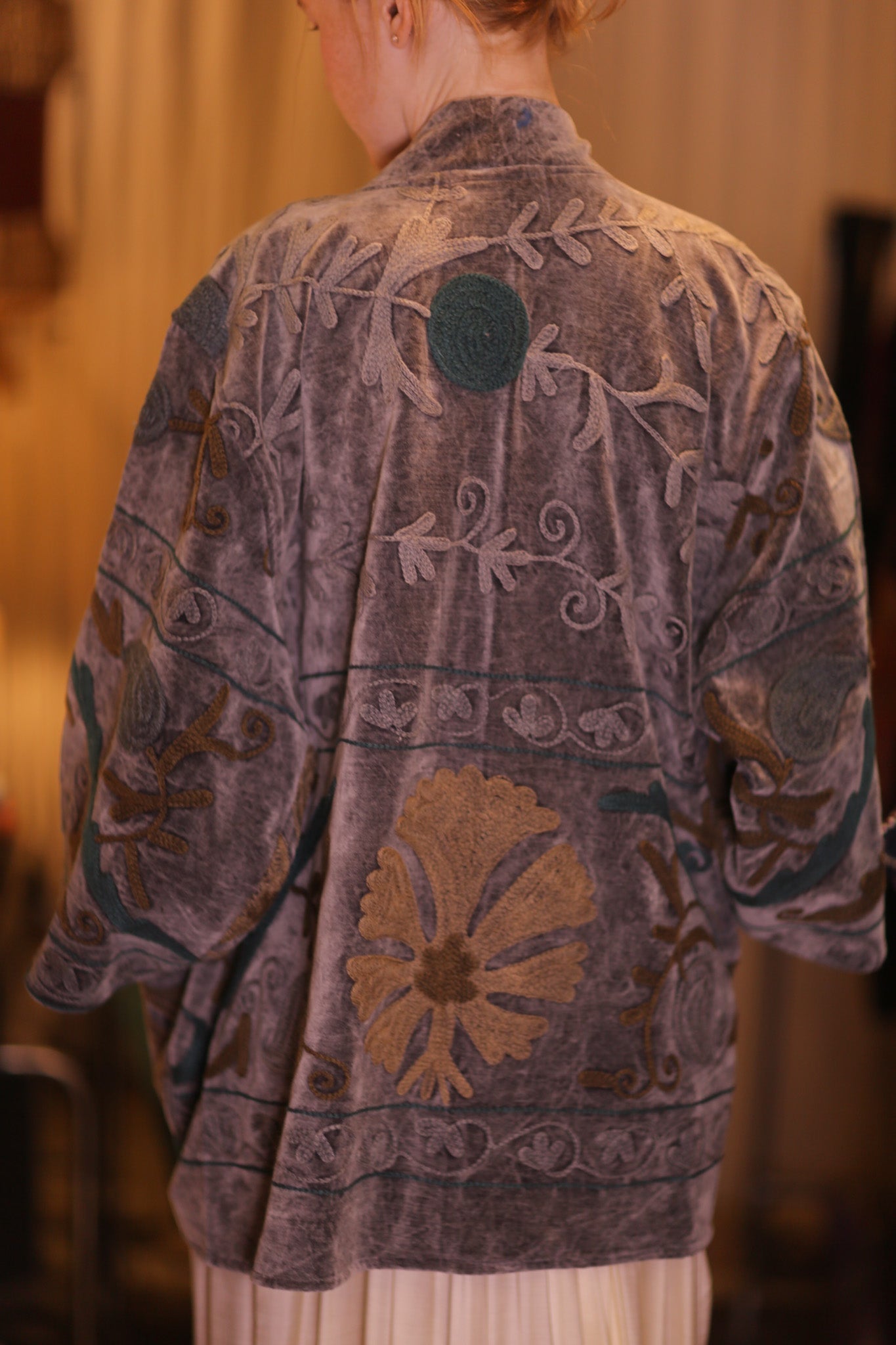 EMBROIDERED VELVET SHORT KIMONO MONTY GUGU - MOMO STUDIO BERLIN - Berlin Concept Store - sustainable & ethical fashion