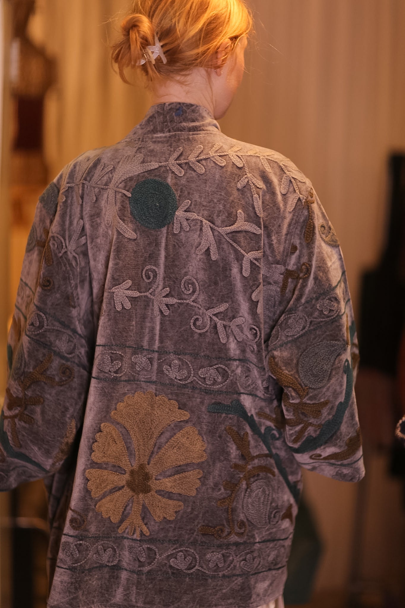 EMBROIDERED VELVET SHORT KIMONO MONTY GUGU - MOMO STUDIO BERLIN - Berlin Concept Store - sustainable & ethical fashion
