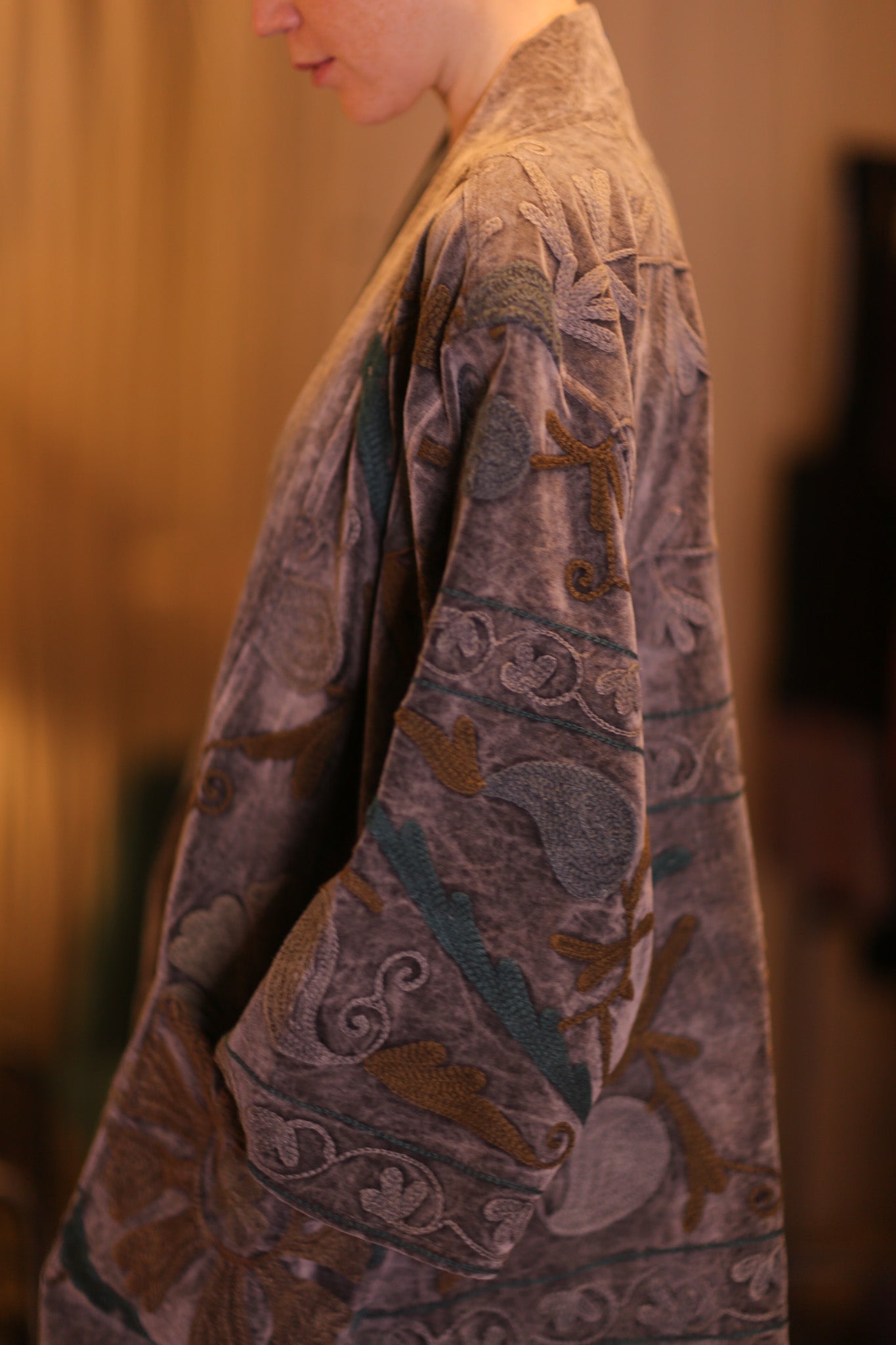 EMBROIDERED VELVET SHORT KIMONO MONTY GUGU - MOMO STUDIO BERLIN - Berlin Concept Store - sustainable & ethical fashion