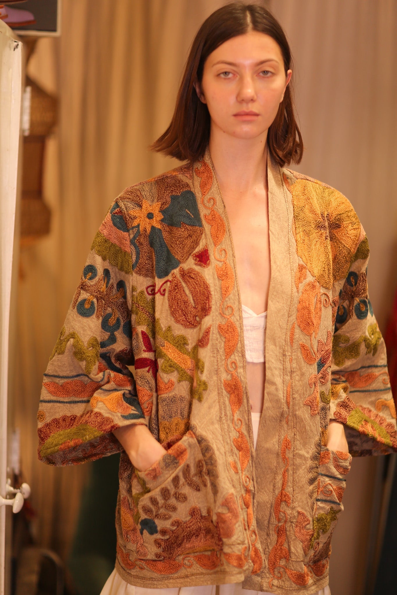 EMBROIDERED VELVET SHORT KIMONO MONTY LULU - MOMO STUDIO BERLIN - Berlin Concept Store - sustainable & ethical fashion