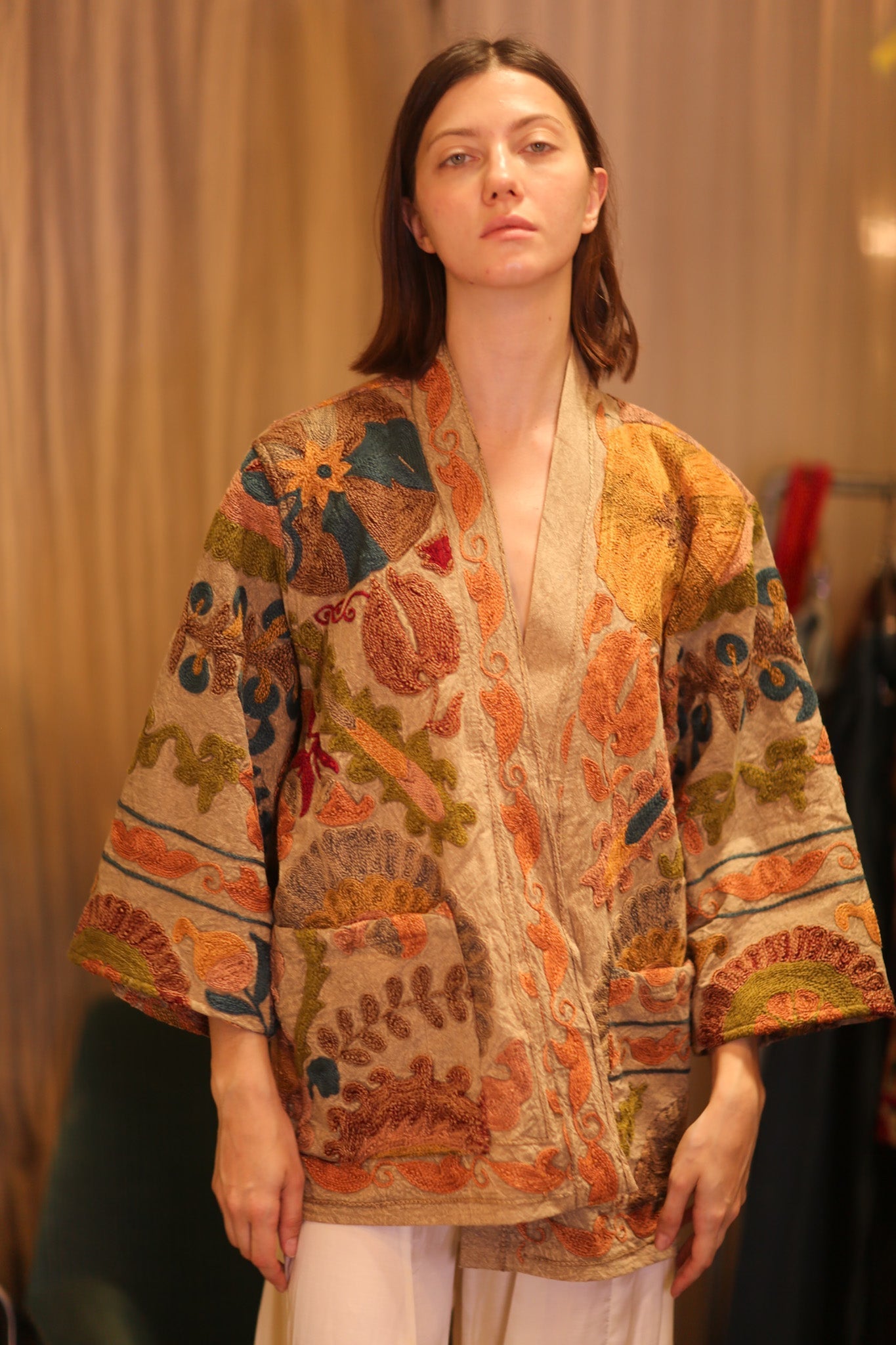EMBROIDERED VELVET SHORT KIMONO MONTY LULU - MOMO STUDIO BERLIN - Berlin Concept Store - sustainable & ethical fashion