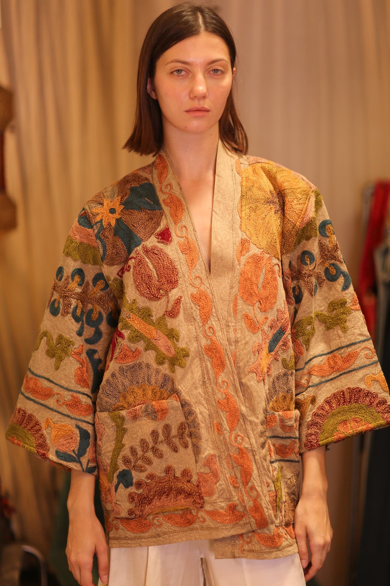 EMBROIDERED VELVET SHORT KIMONO MONTY LULU - MOMO STUDIO BERLIN - Berlin Concept Store - sustainable & ethical fashion