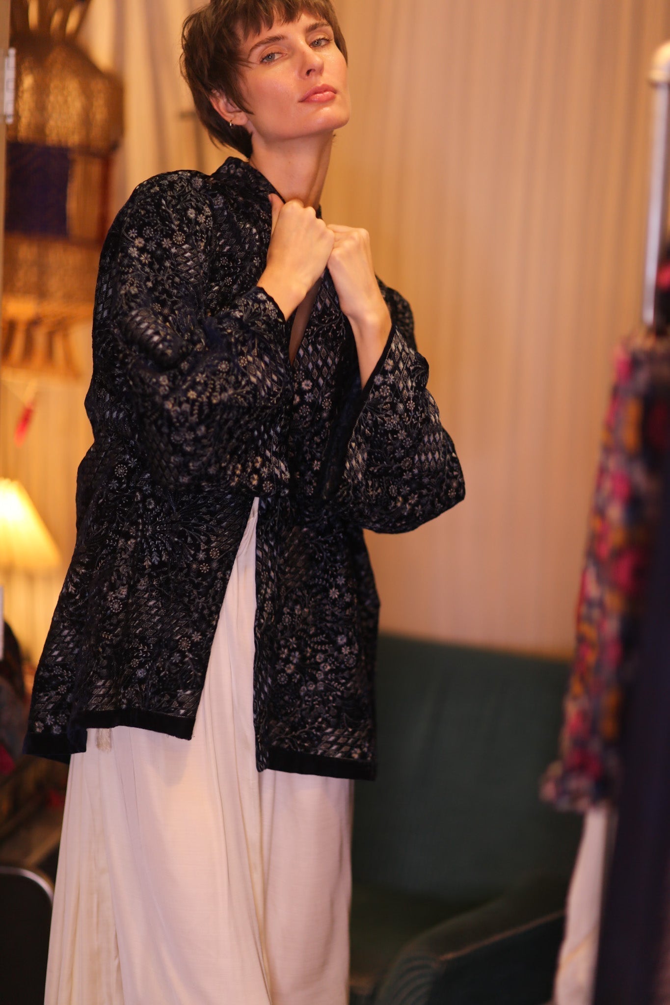 EMBROIDERED VELVET SHORT KIMONO NYSSA - MOMO STUDIO BERLIN - Berlin Concept Store - sustainable & ethical fashion