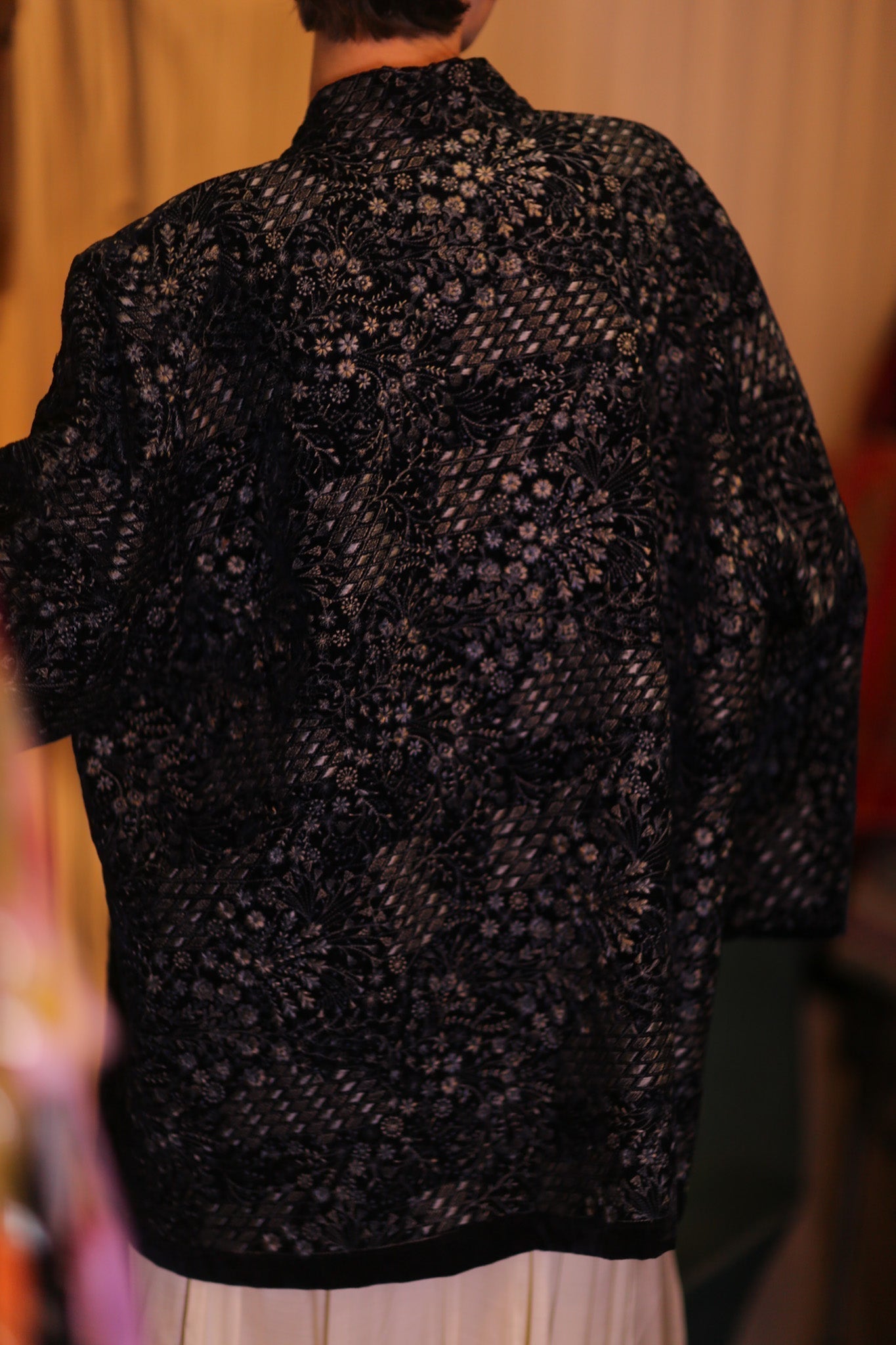 EMBROIDERED VELVET SHORT KIMONO NYSSA - MOMO STUDIO BERLIN - Berlin Concept Store - sustainable & ethical fashion