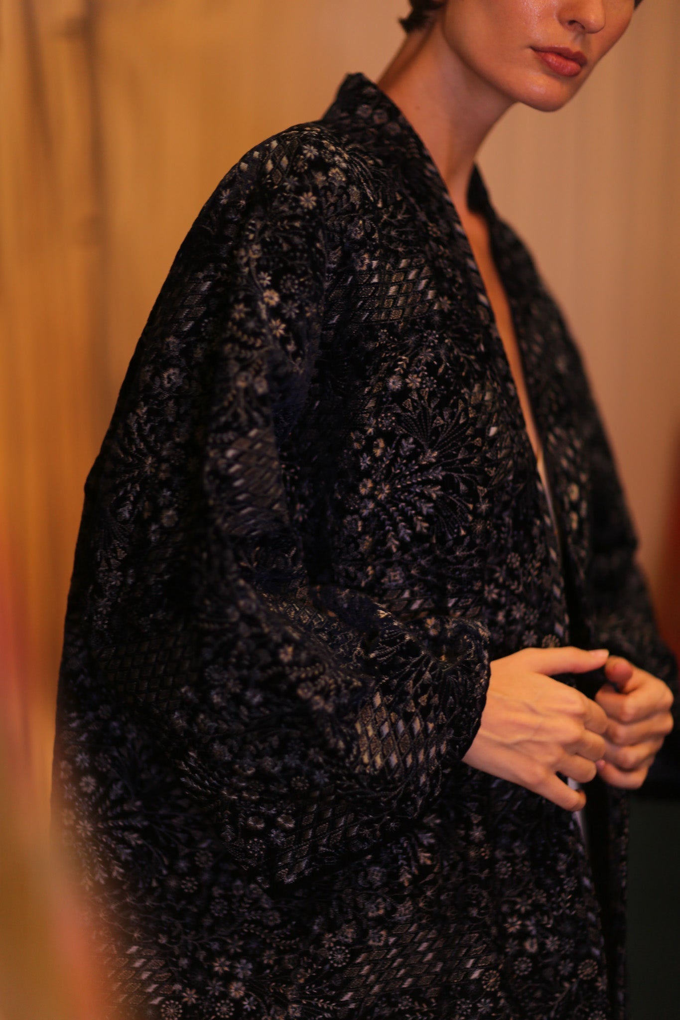 EMBROIDERED VELVET SHORT KIMONO NYSSA - MOMO STUDIO BERLIN - Berlin Concept Store - sustainable & ethical fashion