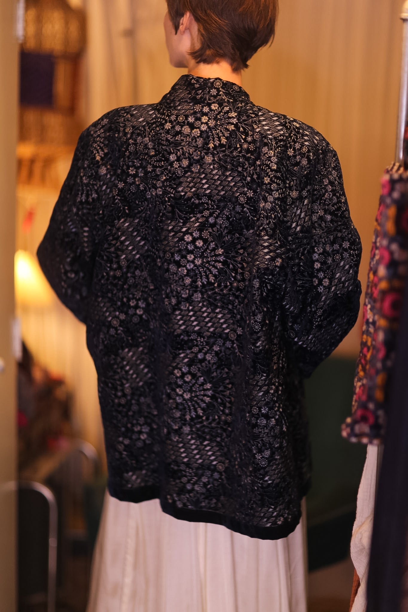 EMBROIDERED VELVET SHORT KIMONO NYSSA - MOMO STUDIO BERLIN - Berlin Concept Store - sustainable & ethical fashion