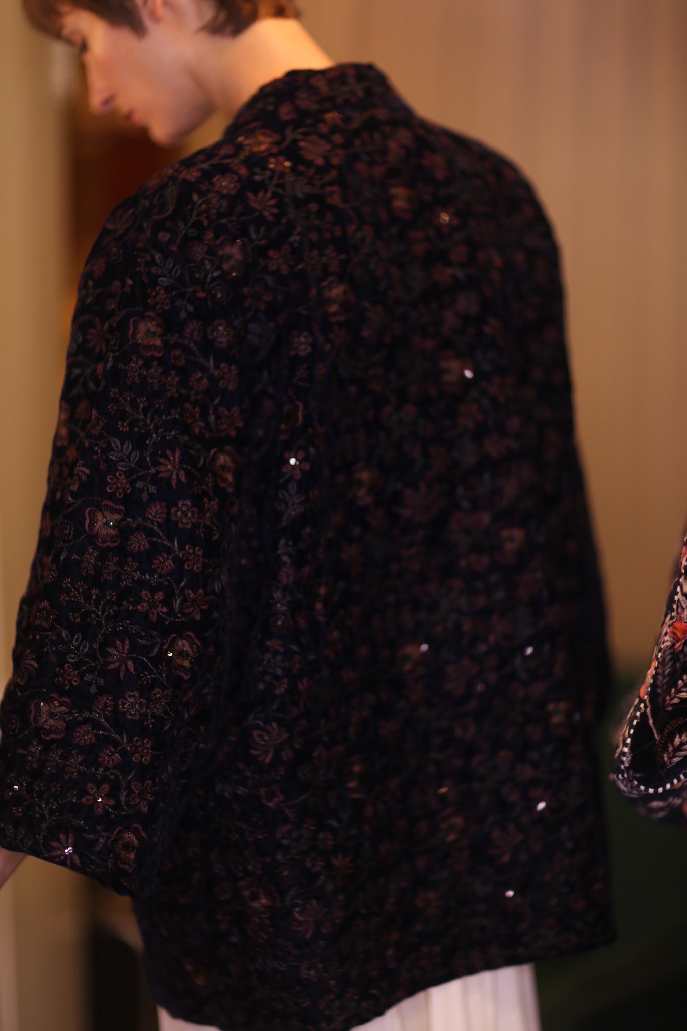 EMBROIDERED VELVET SHORT KIMONO QUINTU - MOMO STUDIO BERLIN - Berlin Concept Store - sustainable & ethical fashion