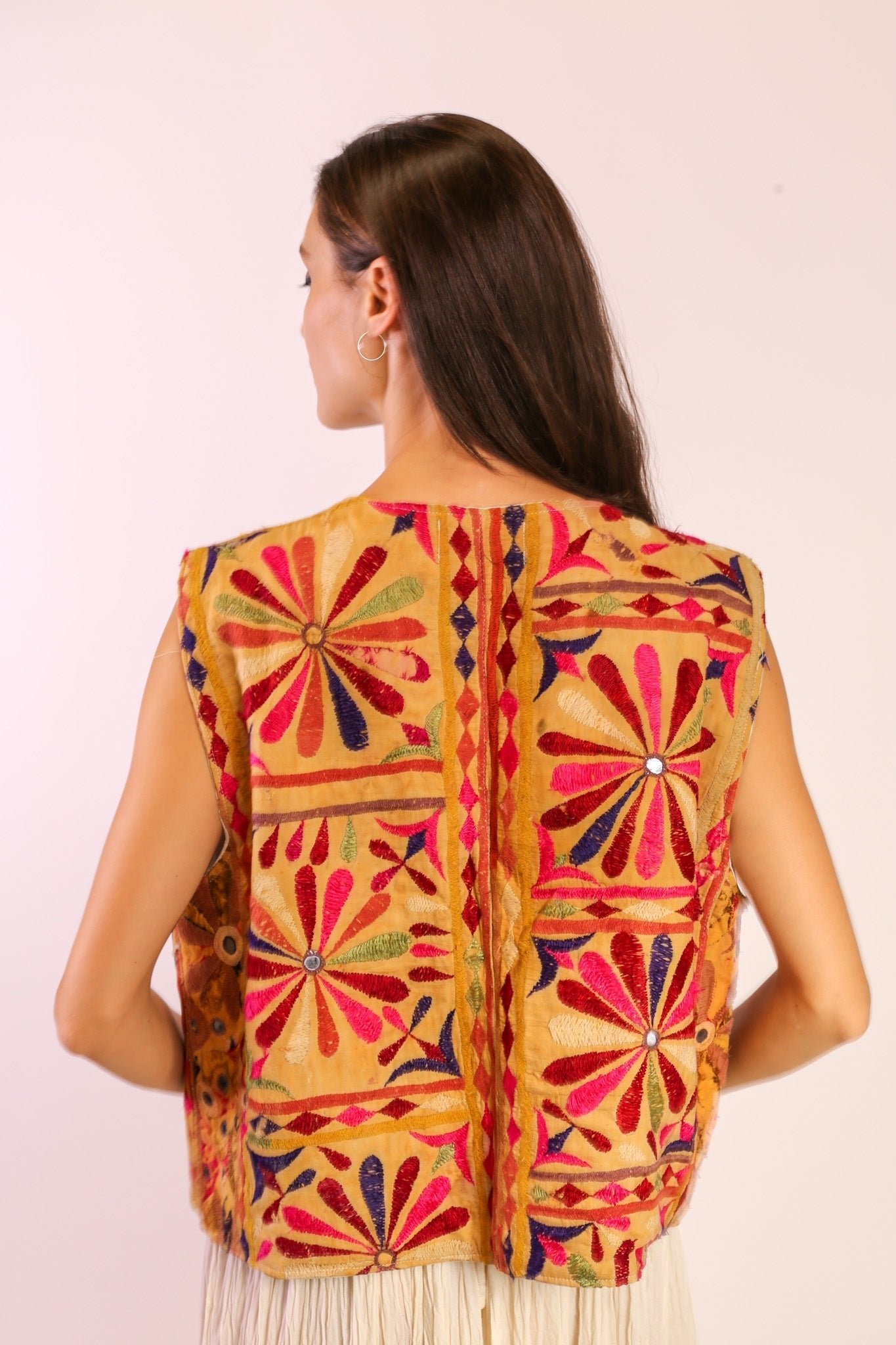 EMBROIDERED VEST INSA - MOMO STUDIO BERLIN - Berlin Concept Store - sustainable & ethical fashion