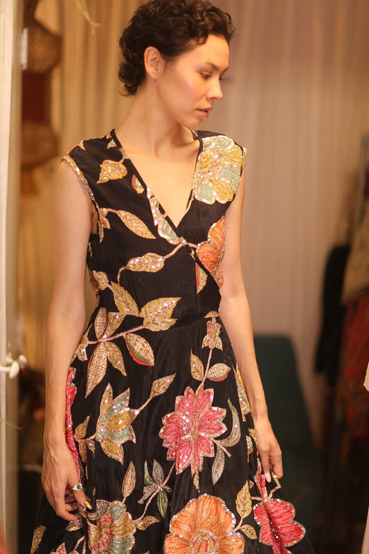 EMBROIDERED WARP SILK DRESS GABRIELE SHONE - MOMO STUDIO BERLIN - Berlin Concept Store - sustainable & ethical fashion