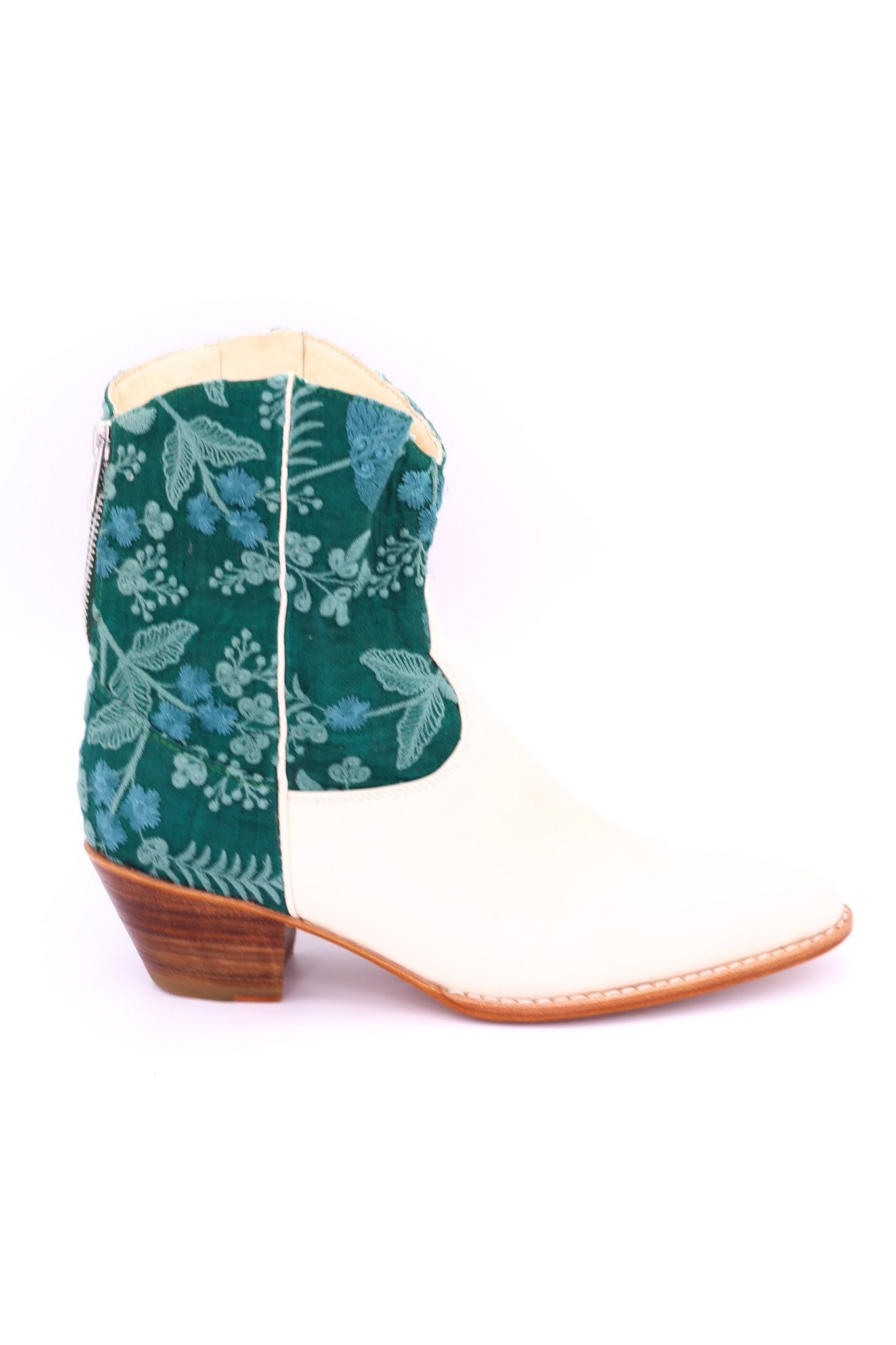 EMBROIDERED WESTERN BOOTIES PATRA - MOMO STUDIO BERLIN - Berlin Concept Store - sustainable & ethical fashion