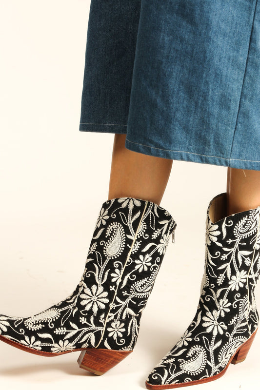 EMBROIDERED WESTERN BOOTS ELLEN - MOMO STUDIO BERLIN - Berlin Concept Store - sustainable & ethical fashion