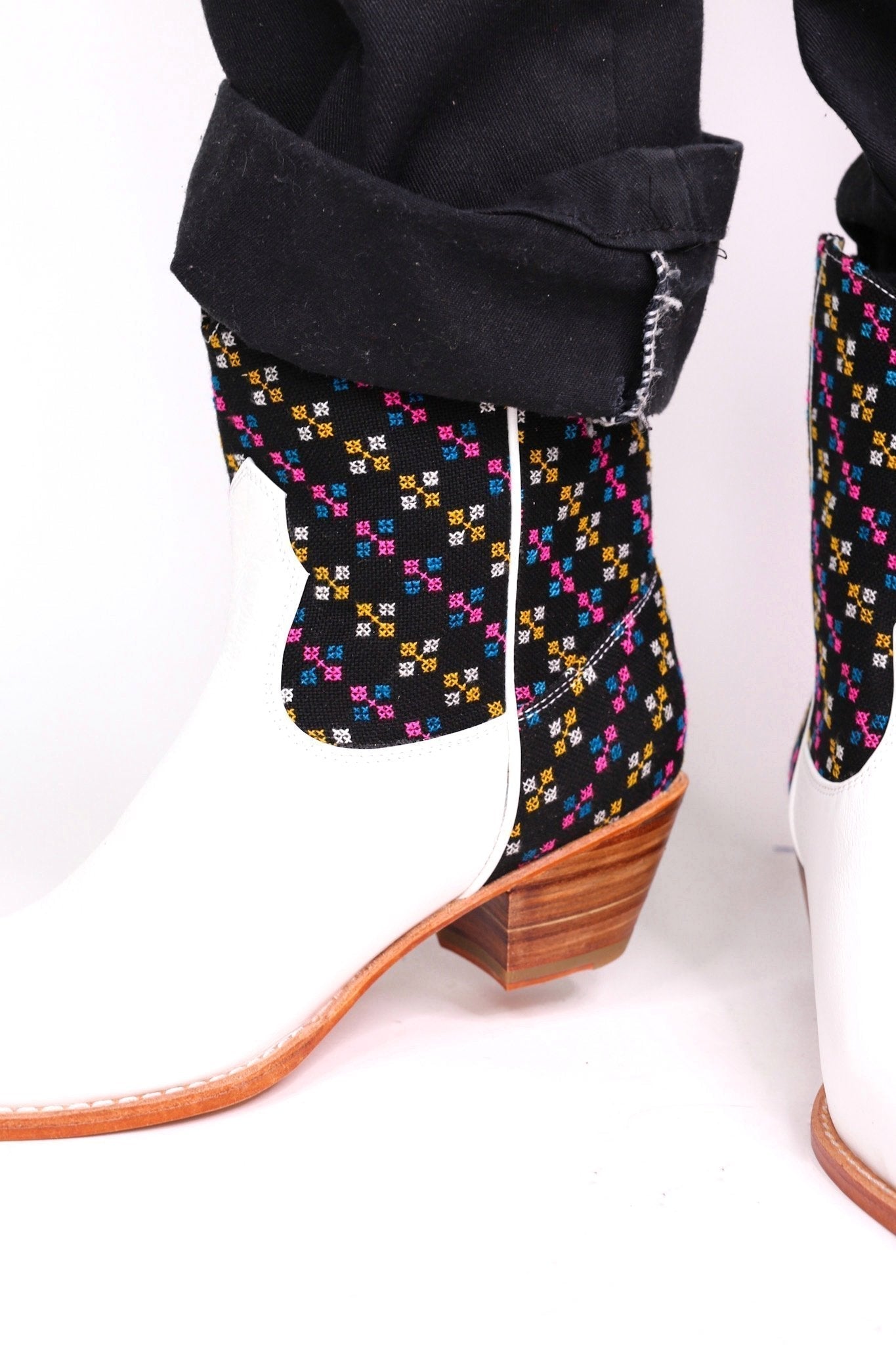 EMBROIDERED WESTERN BOOTS FRANIA - MOMO STUDIO BERLIN - Berlin Concept Store - sustainable & ethical fashion