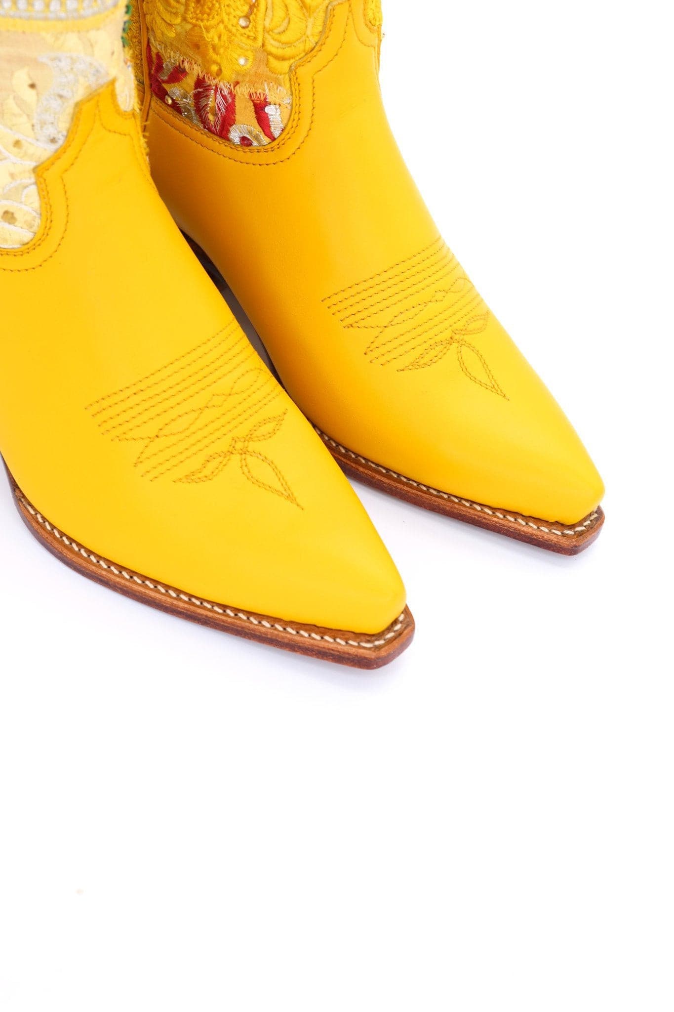 EMBROIDERED WESTERN BOOTS MARLA YELLOW - MOMO STUDIO BERLIN - Berlin Concept Store - sustainable & ethical fashion