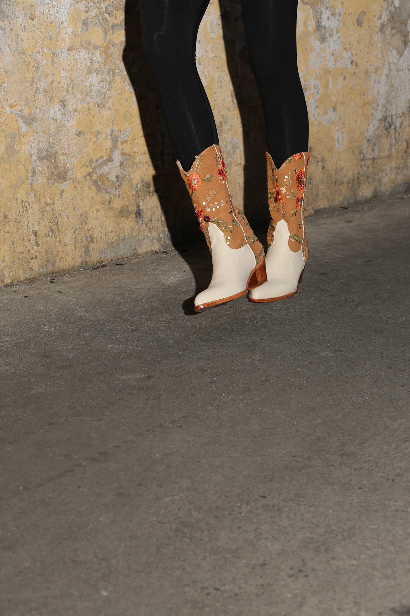 EMBROIDERED WESTERN BOOTS SANIA - MOMO STUDIO BERLIN - Berlin Concept Store - sustainable & ethical fashion