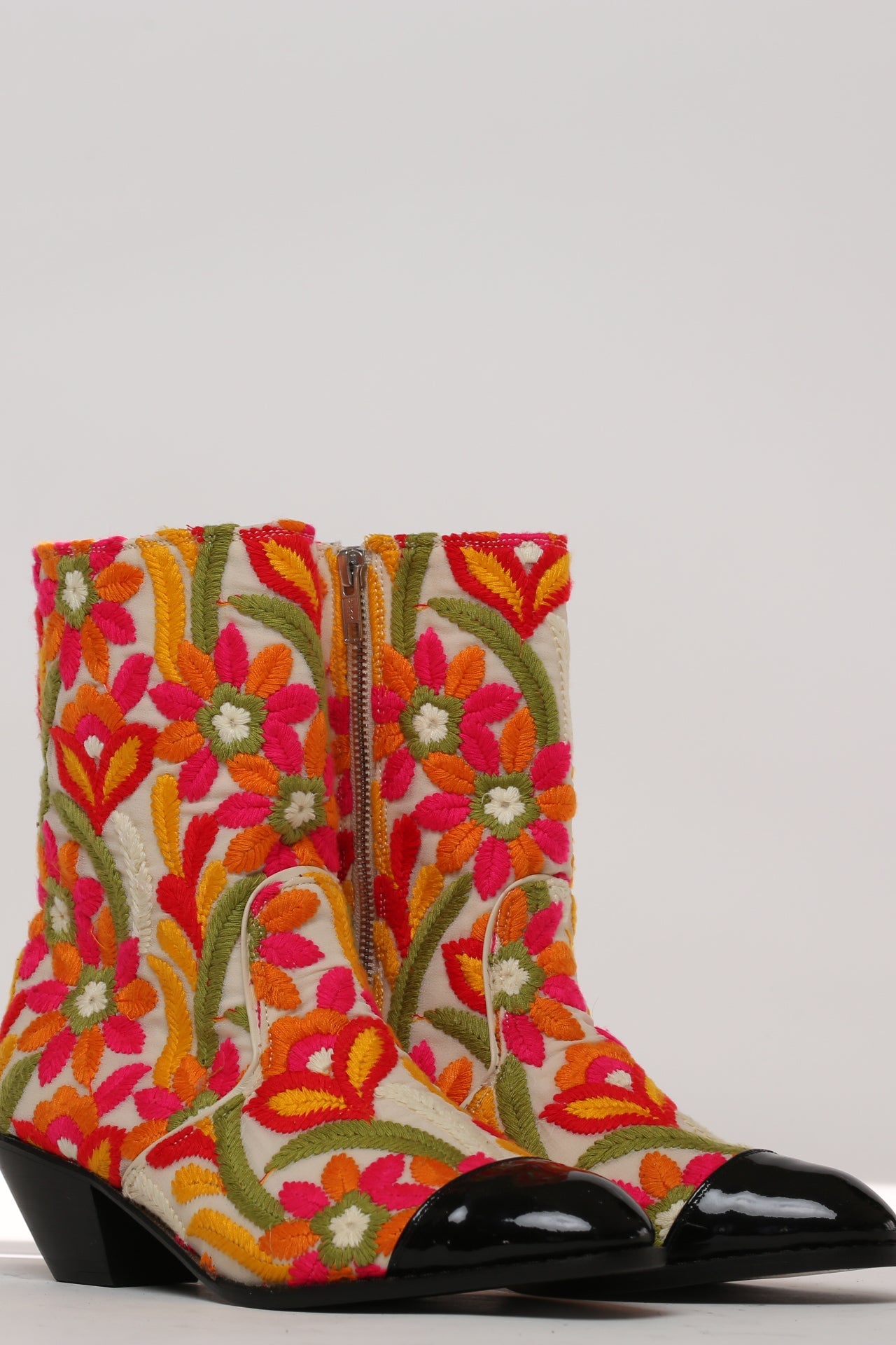 ESME FLORAL EMBROIDERED BOOTS - MOMO STUDIO BERLIN - Berlin Concept Store - sustainable & ethical fashion