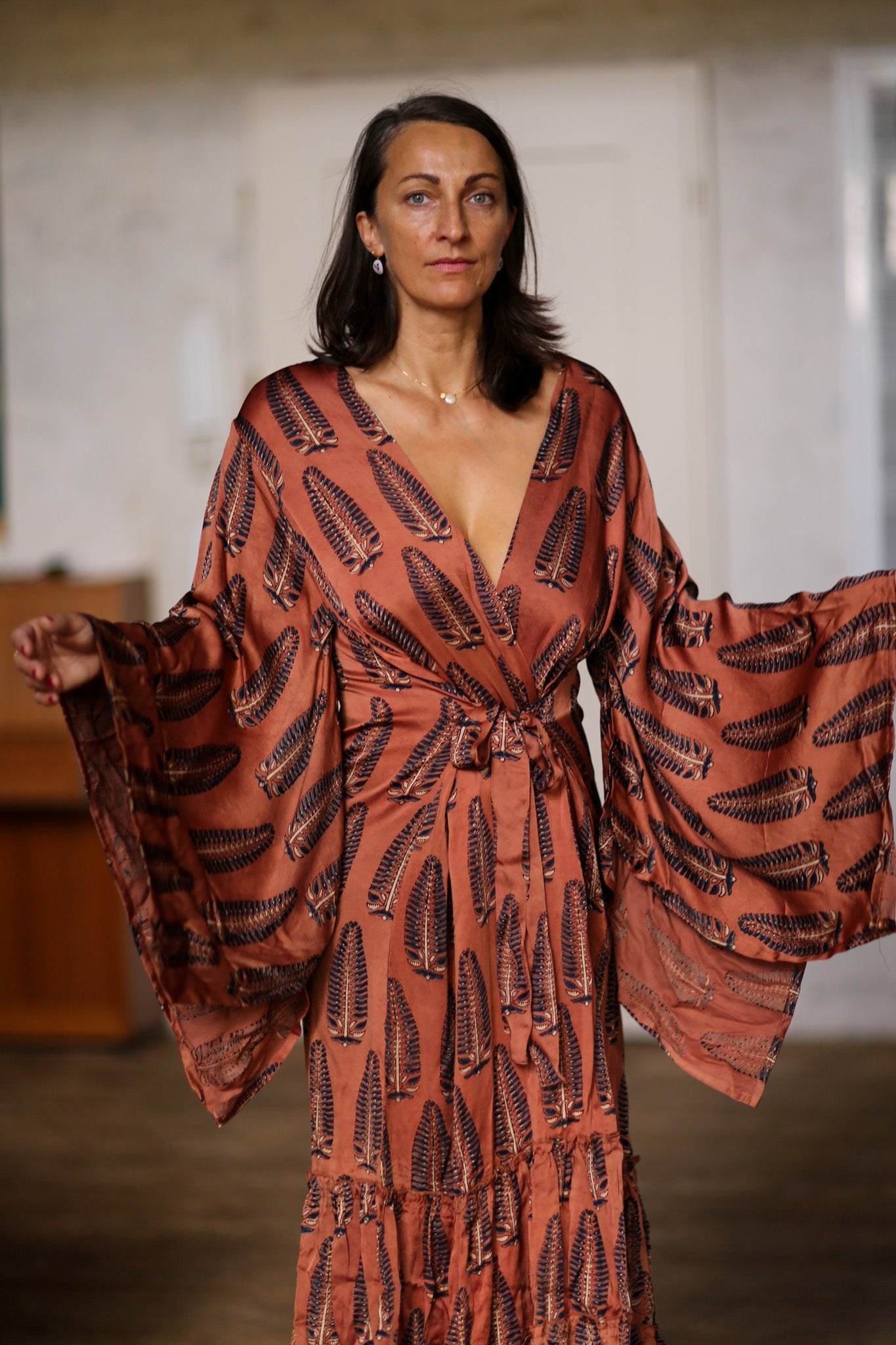 FEATHER XL SILK KIMONO BOZENA - MOMO STUDIO BERLIN - Berlin Concept Store - sustainable & ethical fashion