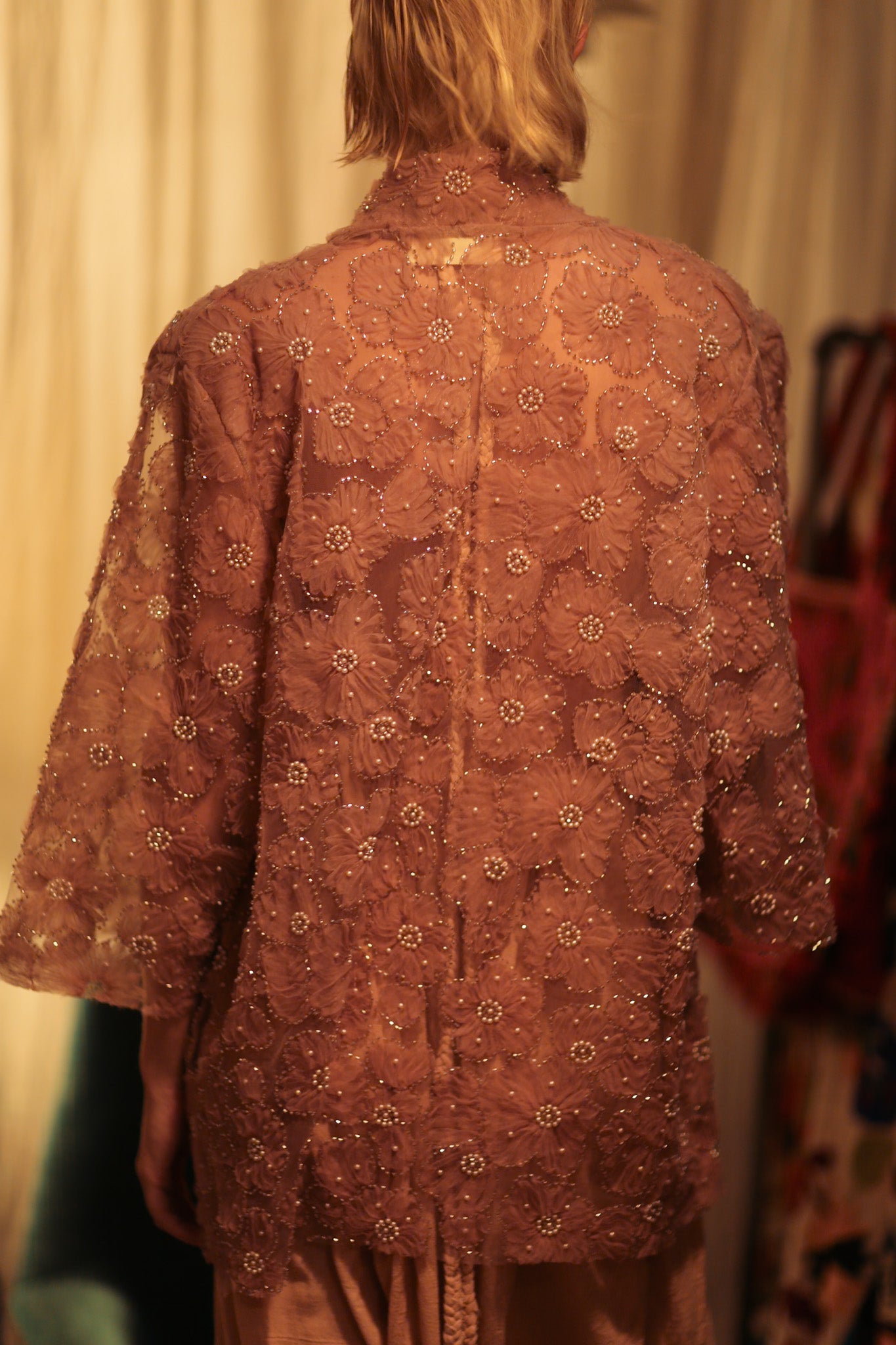 FLO SEQUINED EMBROIDERED SHORT KIMONO VERY PINK - MOMO STUDIO BERLIN - Berlin Concept Store - sustainable & ethical fashion