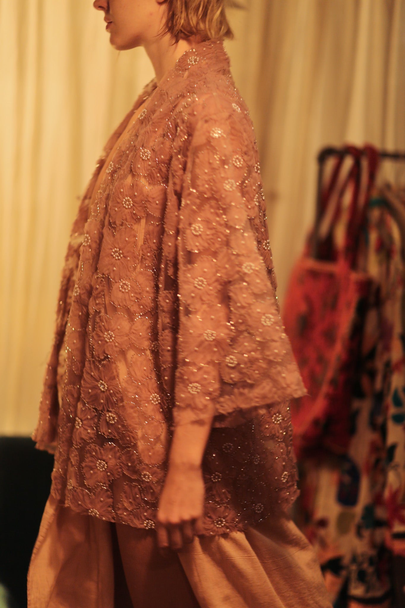 FLO SEQUINED EMBROIDERED SHORT KIMONO VERY PINK - MOMO STUDIO BERLIN - Berlin Concept Store - sustainable & ethical fashion