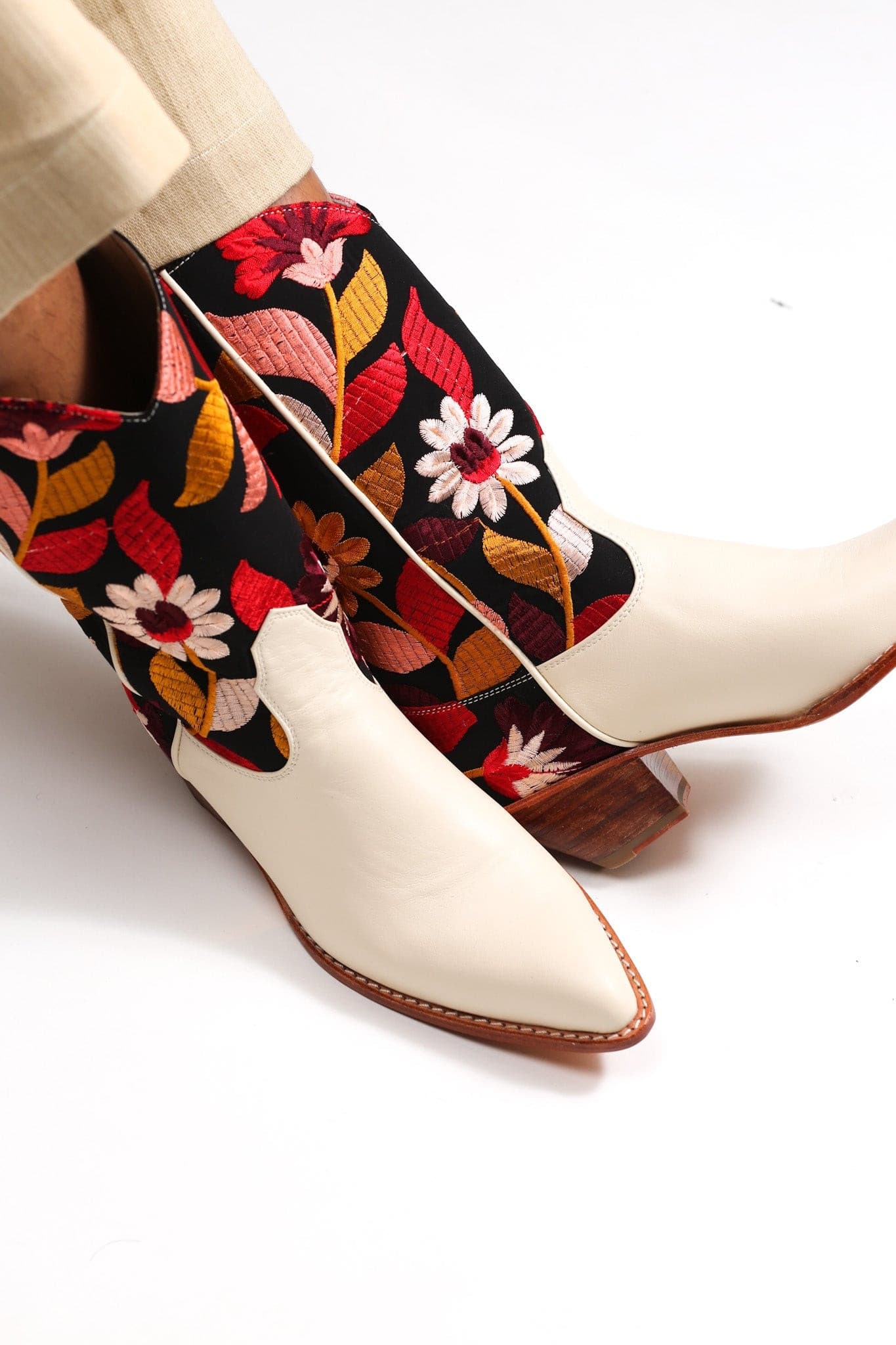 FLOWER EMBROIDERED BOOTS X ANTHROPOLOGIE - MOMO STUDIO BERLIN - Berlin Concept Store - sustainable & ethical fashion