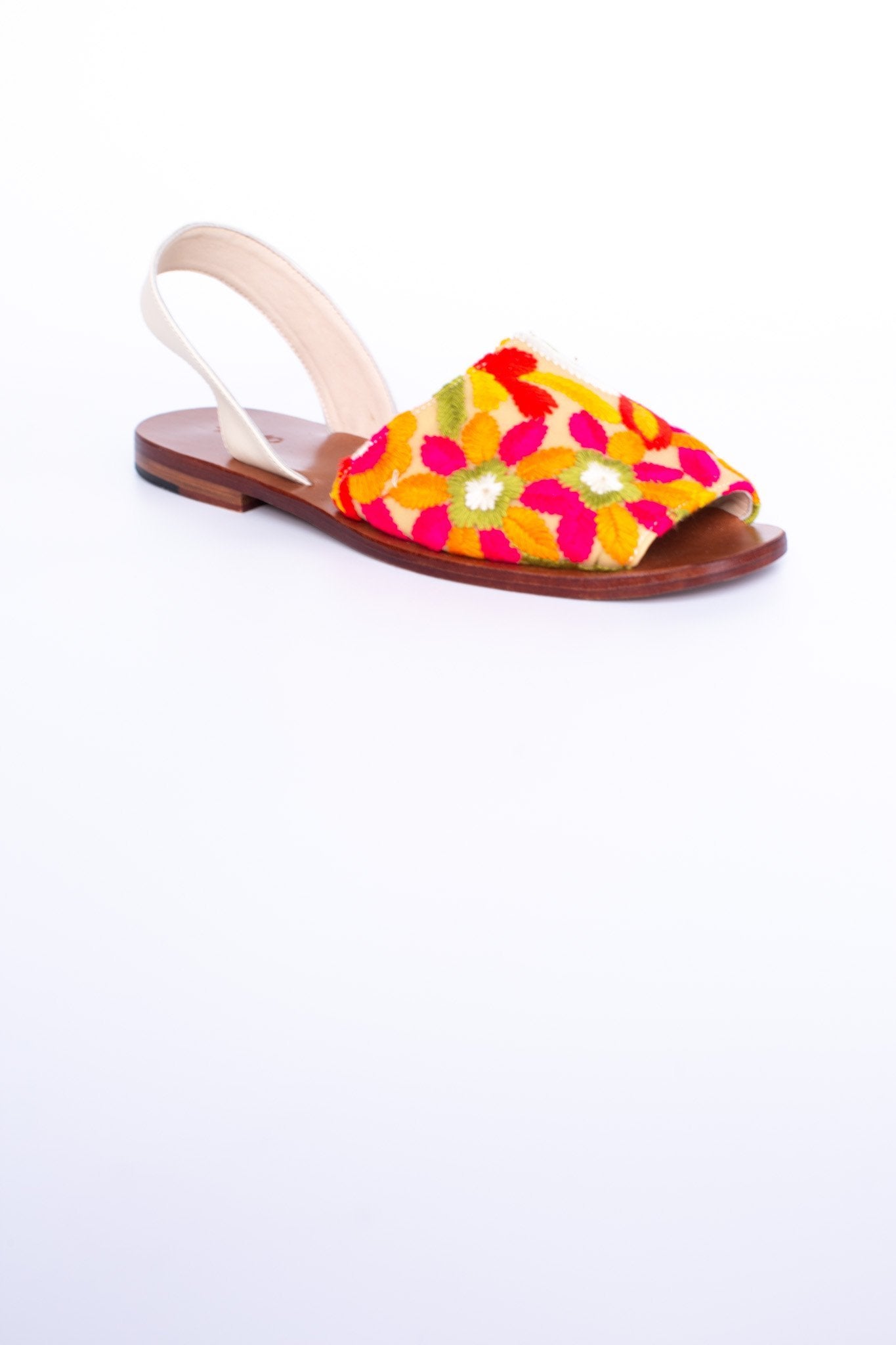 FLOWER EMBROIDERED SANDALS DESSA - MOMO STUDIO BERLIN - Berlin Concept Store - sustainable & ethical fashion