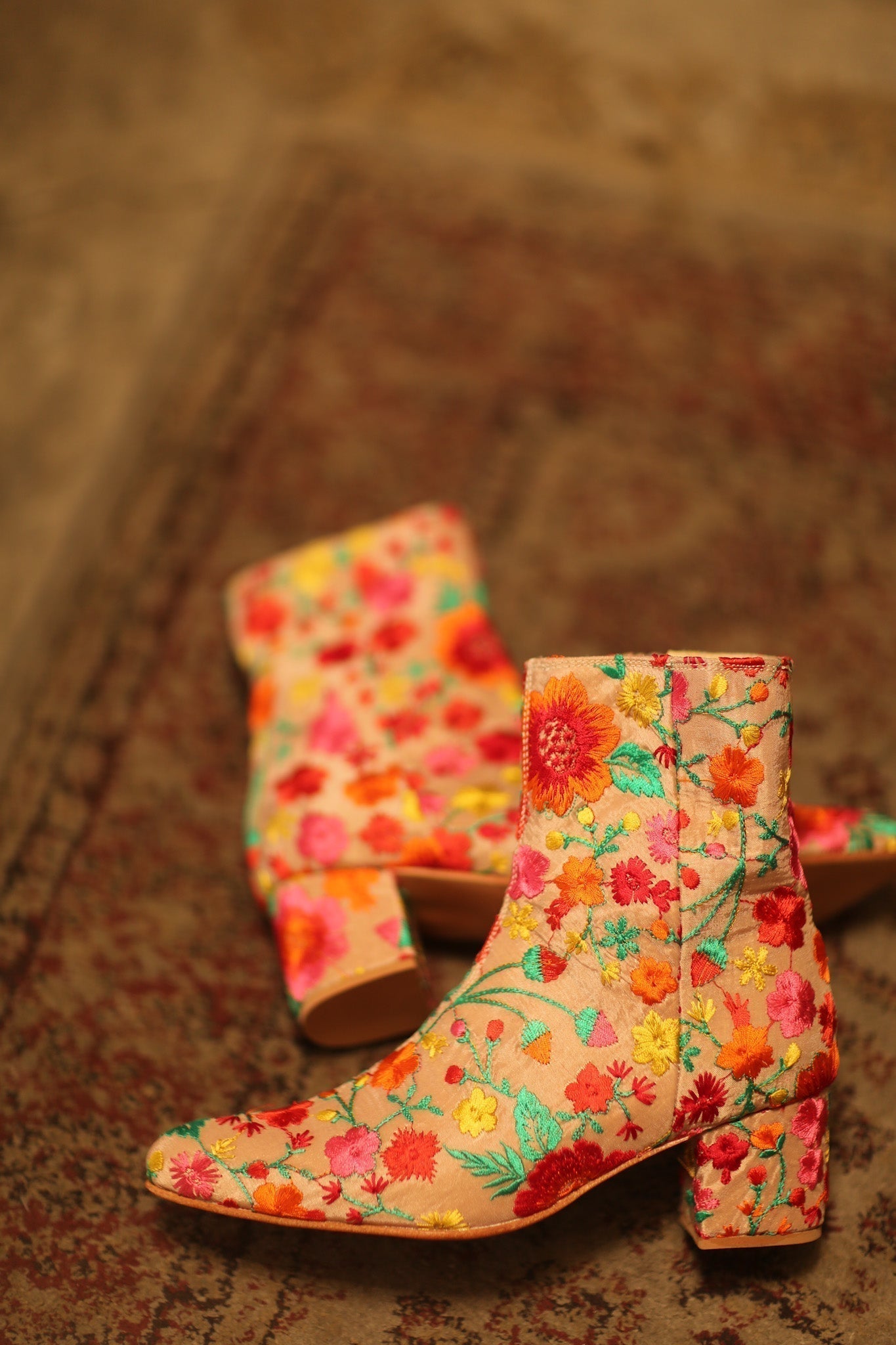 FLOWER EMBROIDERED SILK BOOTS NIKIO - MOMO STUDIO BERLIN - Berlin Concept Store - sustainable & ethical fashion