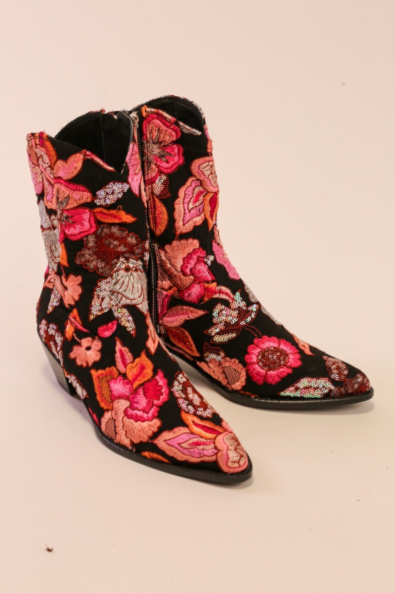 FLOWER SEQUIN EMBROIDERED BOOTS LISA - MOMO STUDIO BERLIN - Berlin Concept Store - sustainable & ethical fashion