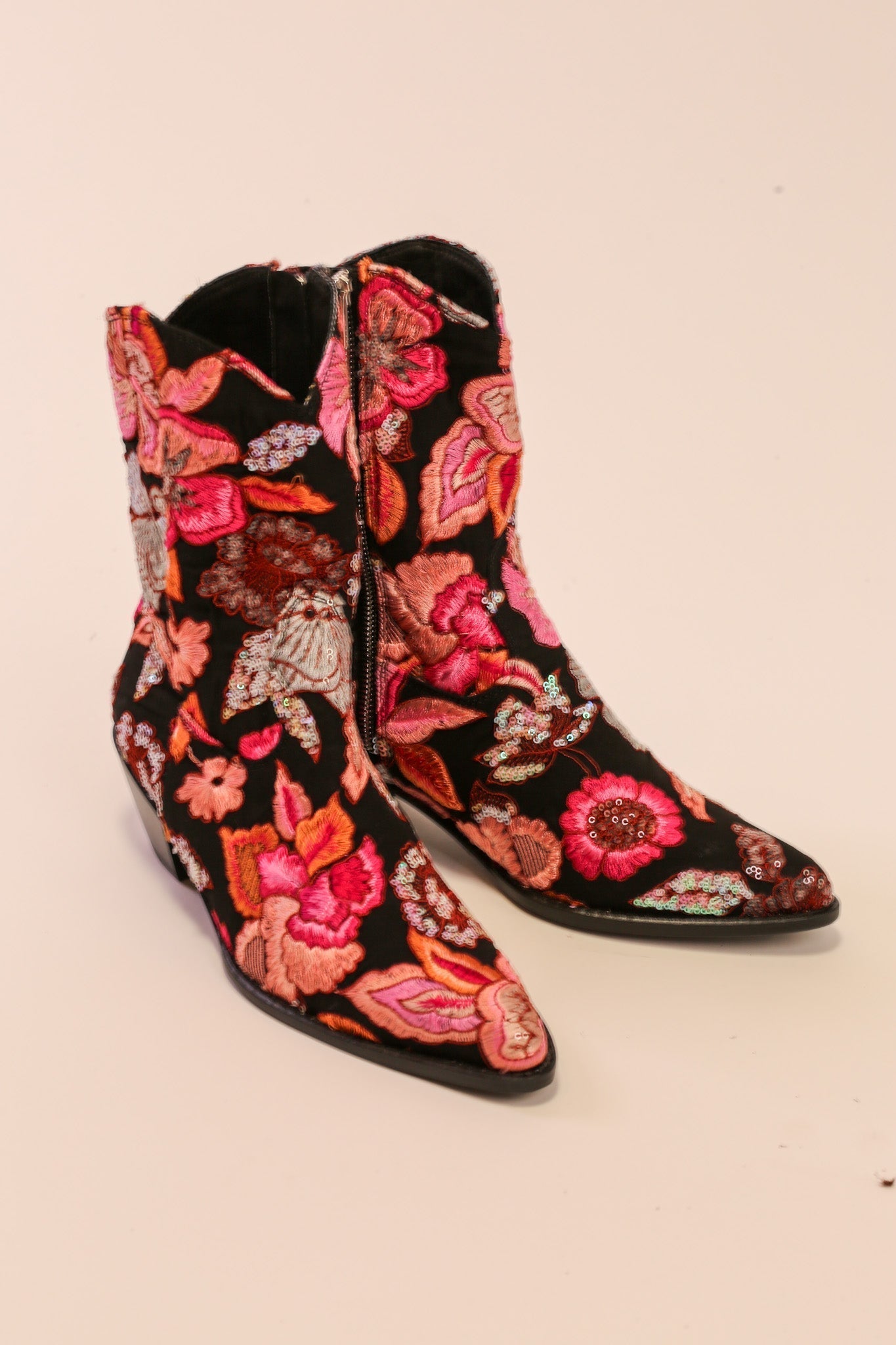 FLOWER SEQUIN EMBROIDERED BOOTS LISA - MOMO STUDIO BERLIN - Berlin Concept Store - sustainable & ethical fashion