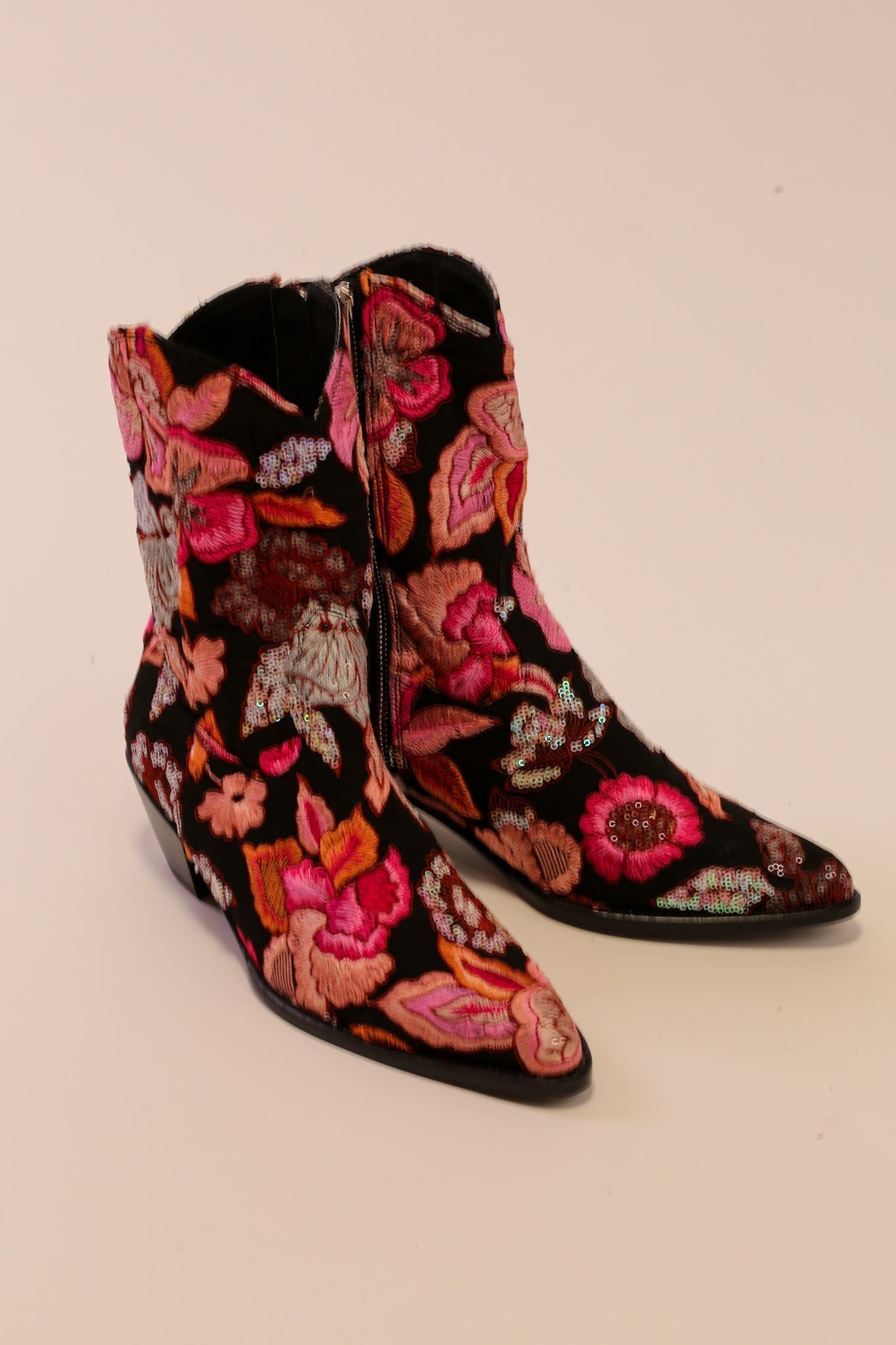 FLOWER SEQUIN EMBROIDERED BOOTS LISA - MOMO STUDIO BERLIN - Berlin Concept Store - sustainable & ethical fashion