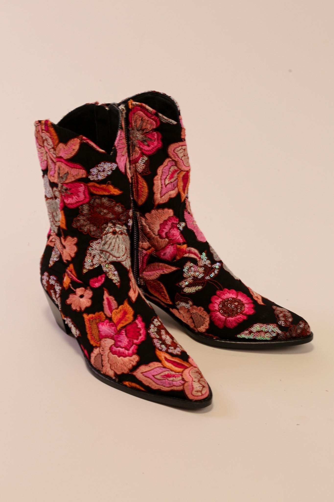 FLOWER SEQUIN EMBROIDERED BOOTS LISA - MOMO STUDIO BERLIN - Berlin Concept Store - sustainable & ethical fashion