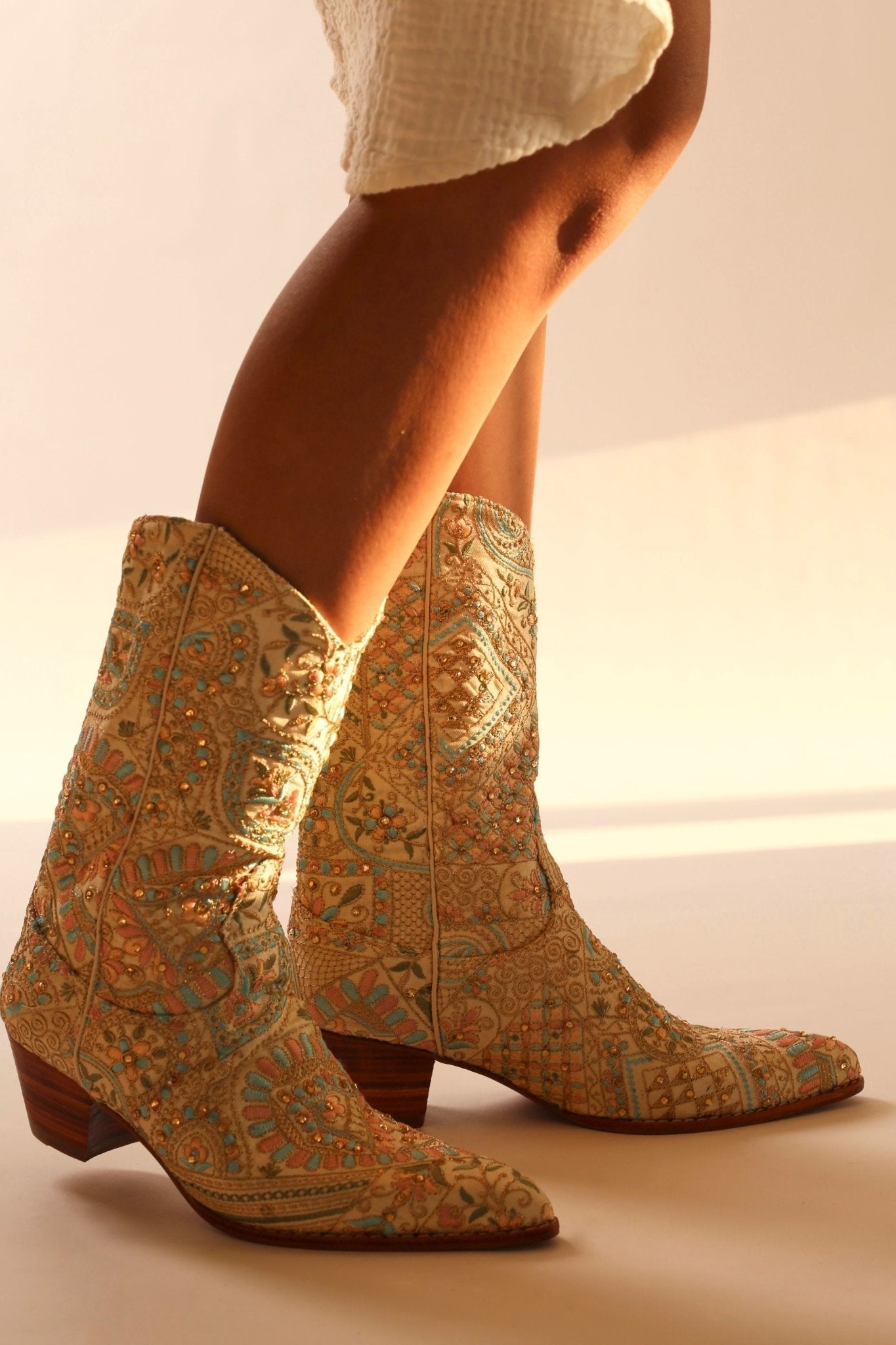 FLOWER SILK EMBROIDERED WESTERN BOOTS EMMAMIL - MOMO STUDIO BERLIN - Berlin Concept Store - sustainable & ethical fashion