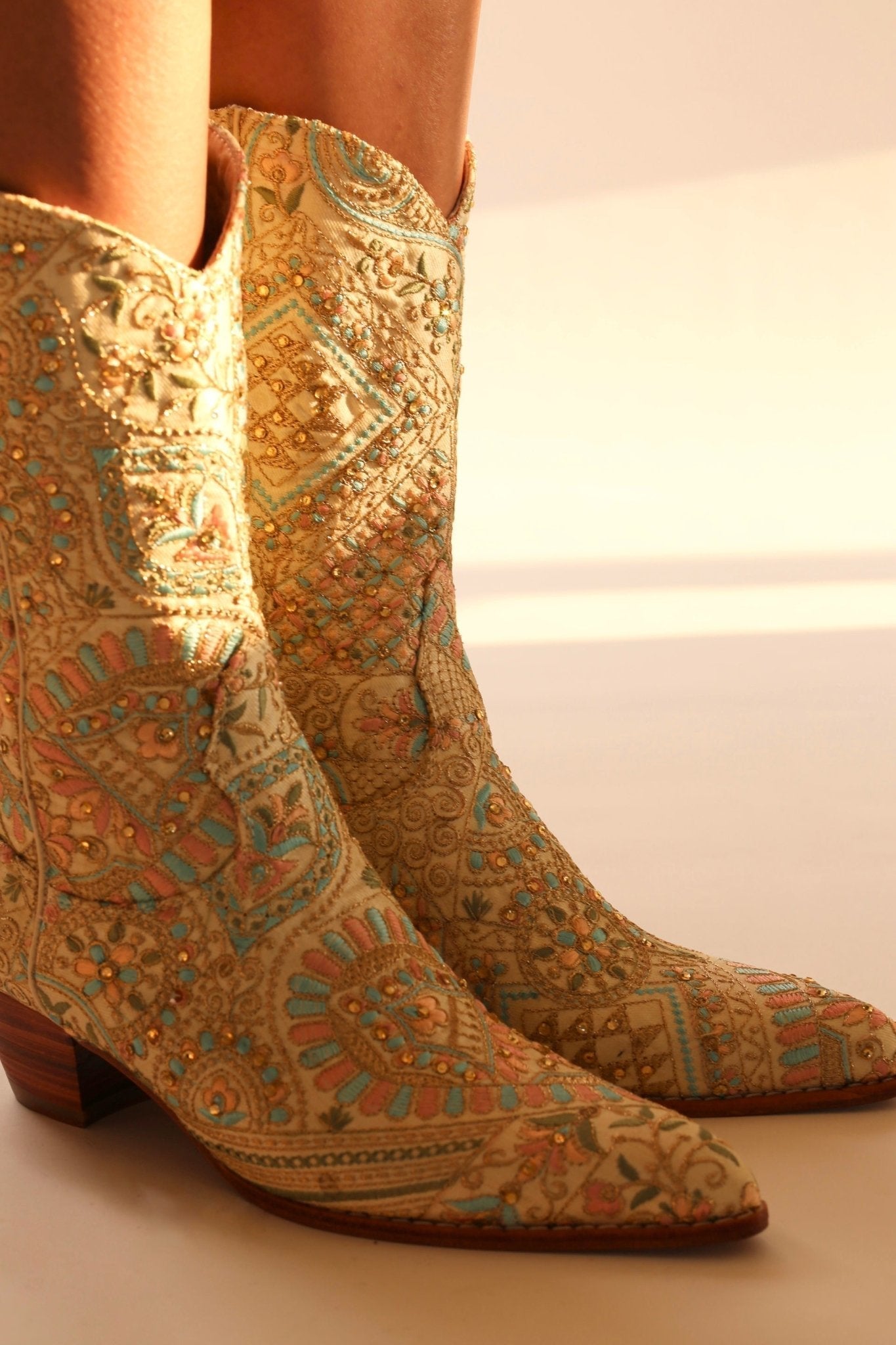 FLOWER SILK EMBROIDERED WESTERN BOOTS EMMAMIL - MOMO STUDIO BERLIN - Berlin Concept Store - sustainable & ethical fashion